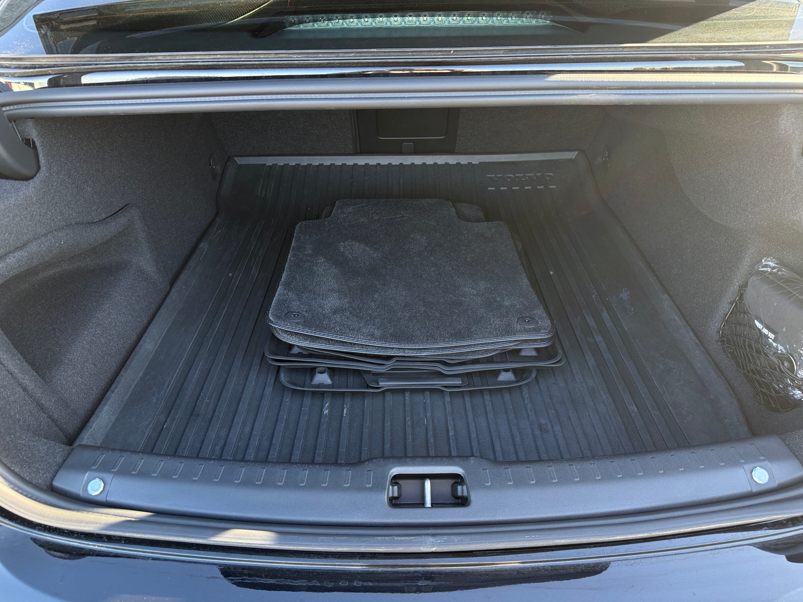 Thumbnail: 2023 Volvo S90 - 6