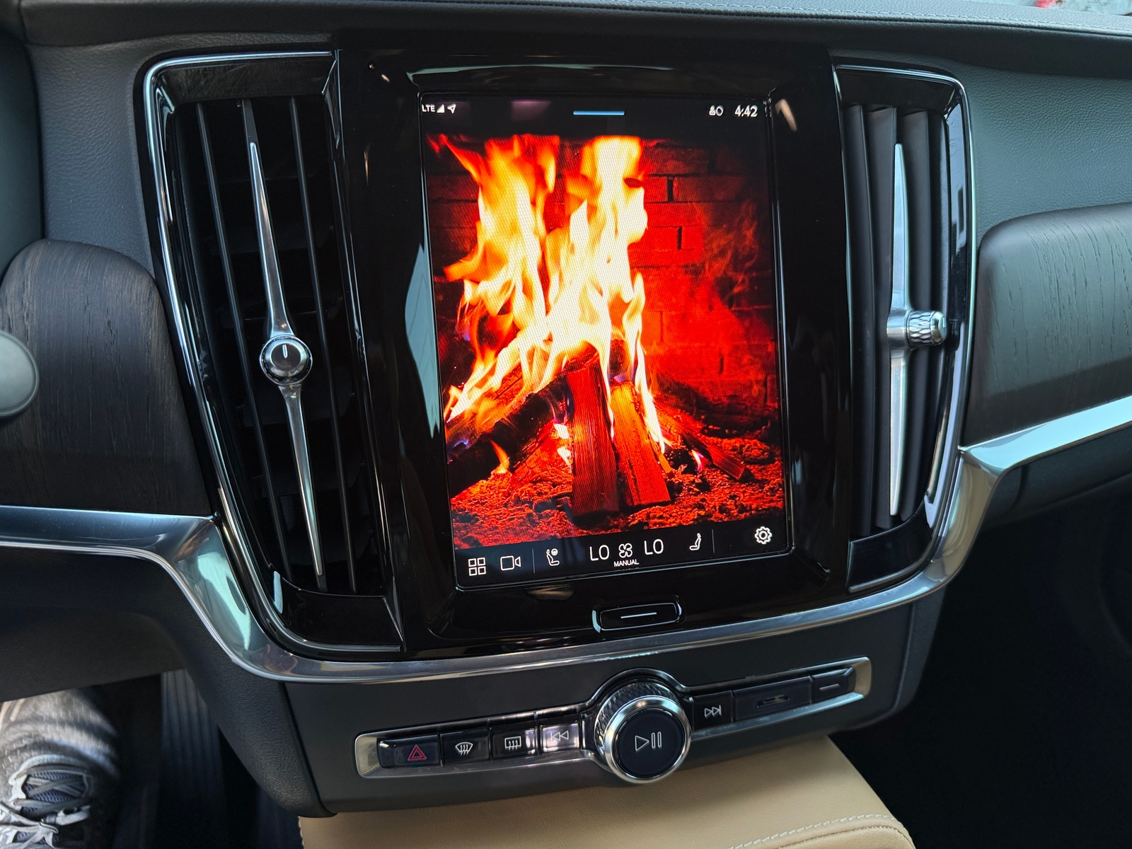 Thumbnail: 2023 Volvo S90 - 3