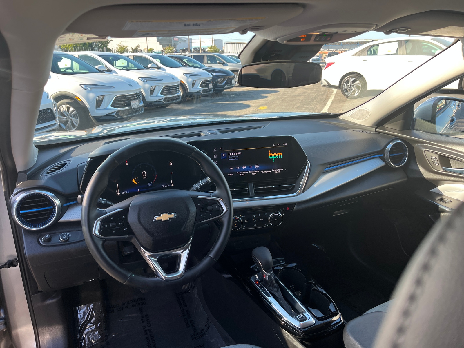 Thumbnail: 2025 Chevrolet Trax - 3