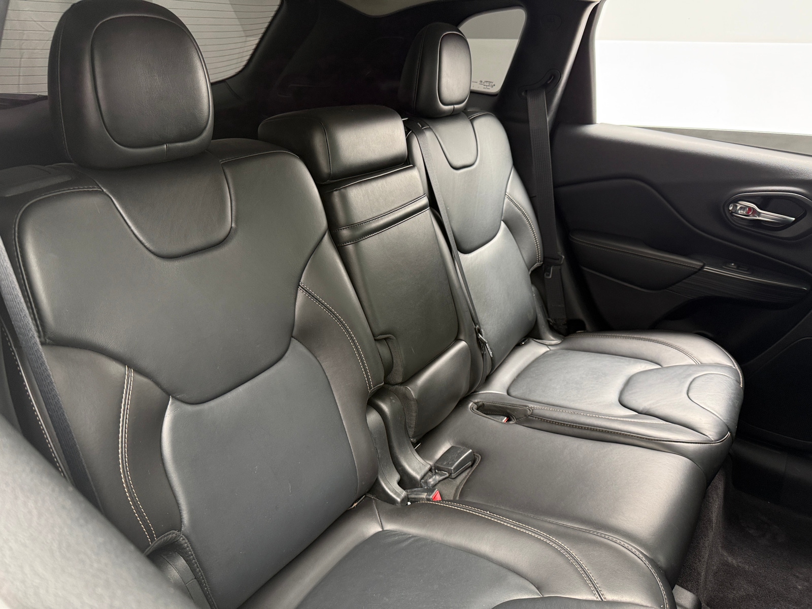 Thumbnail: 2017 Jeep Cherokee - 5