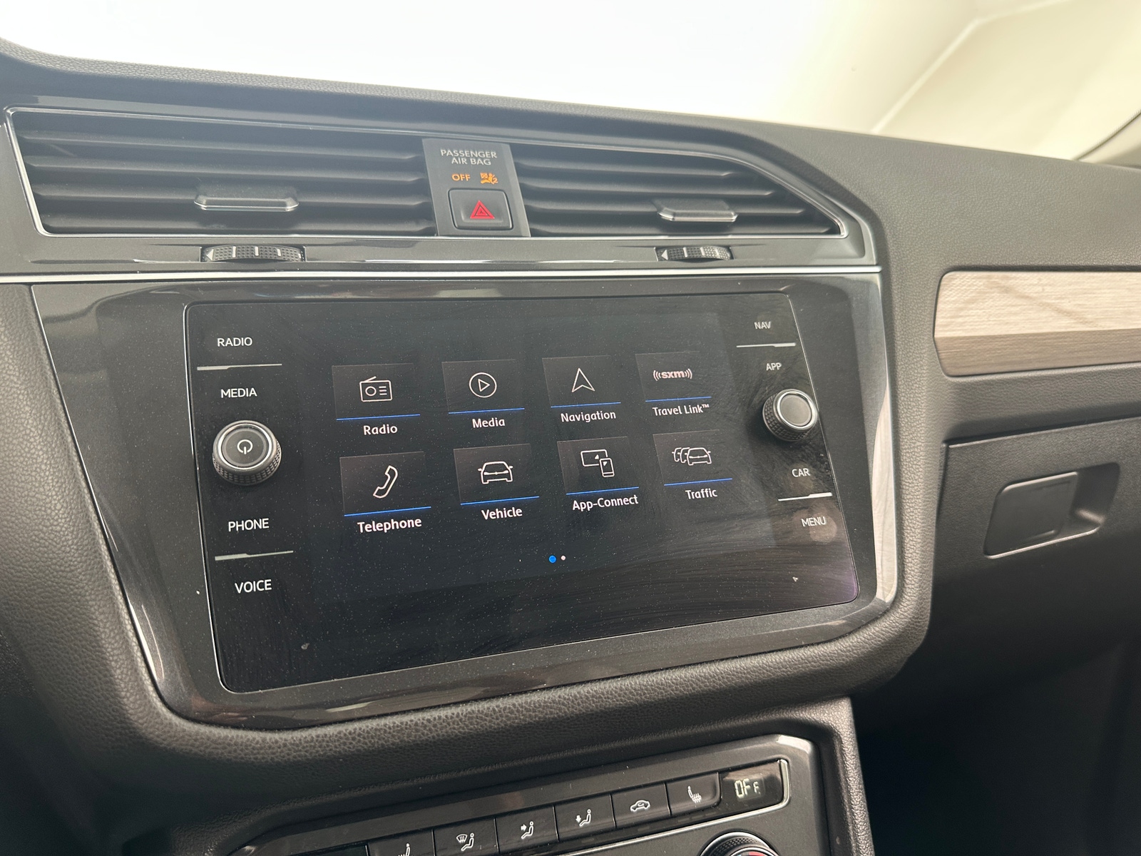 Thumbnail: 2019 Volkswagen Tiguan - 3