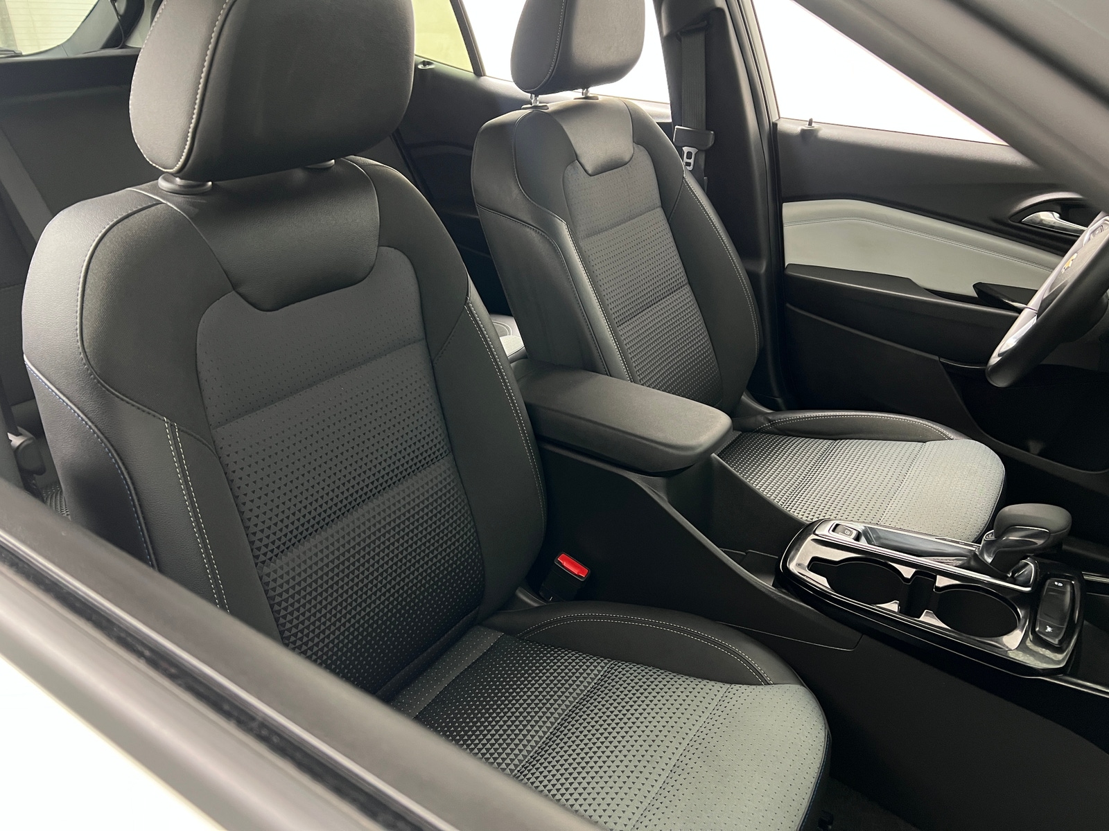 Thumbnail: 2025 Chevrolet Trax - 2