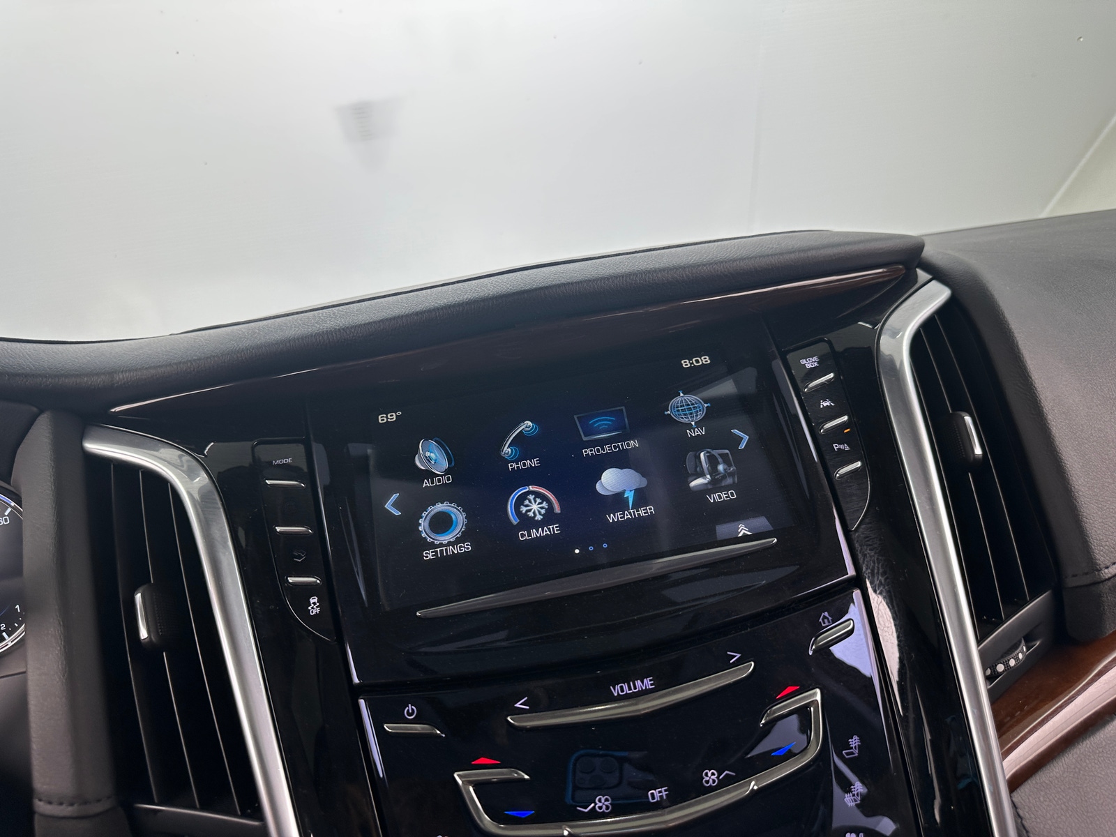 Thumbnail: 2020 Cadillac Escalade - 3