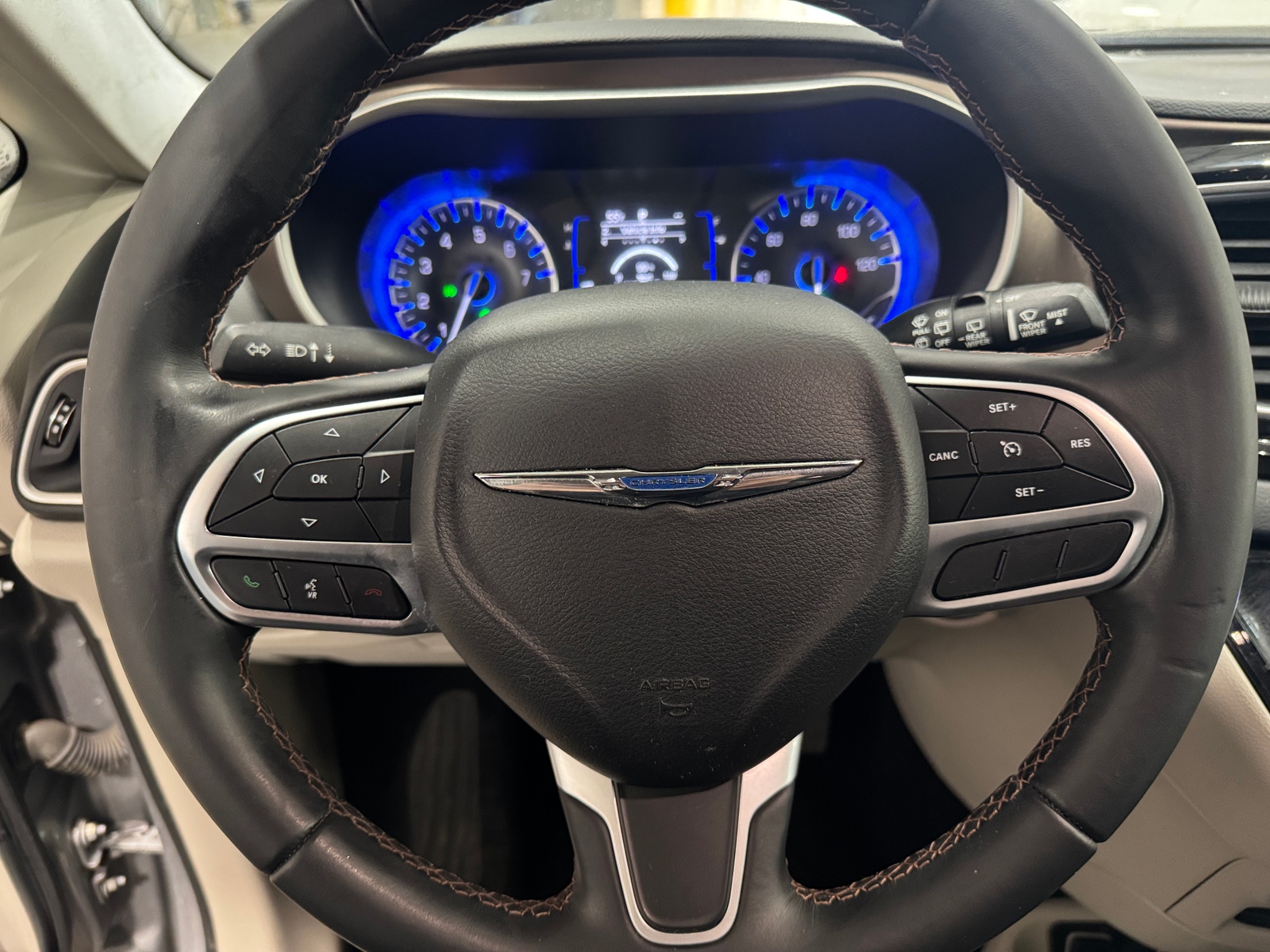 Thumbnail: 2018 Chrysler Pacifica - 4