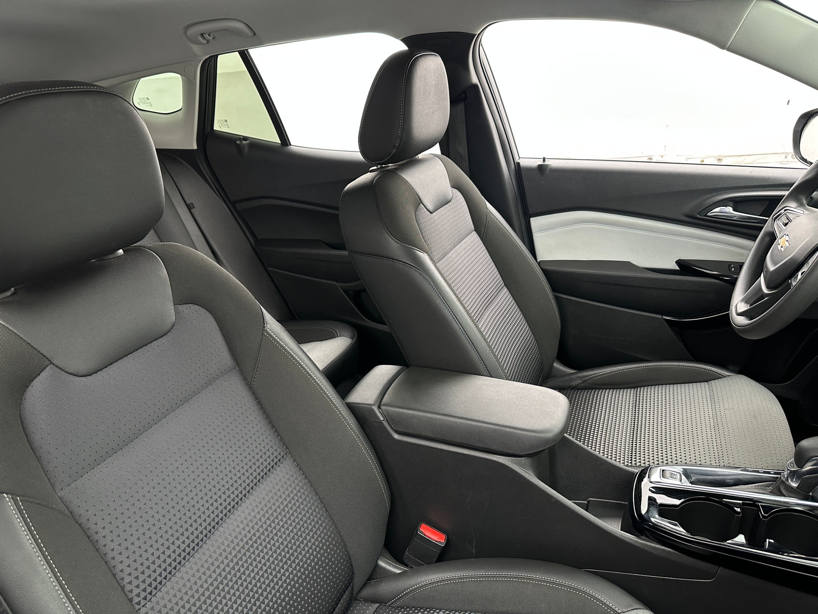 Thumbnail: 2025 Chevrolet Trax - 2