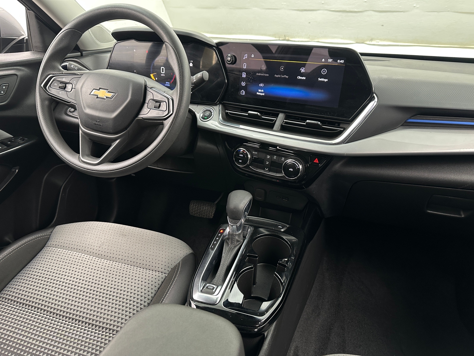 Thumbnail: 2025 Chevrolet Trax - 3