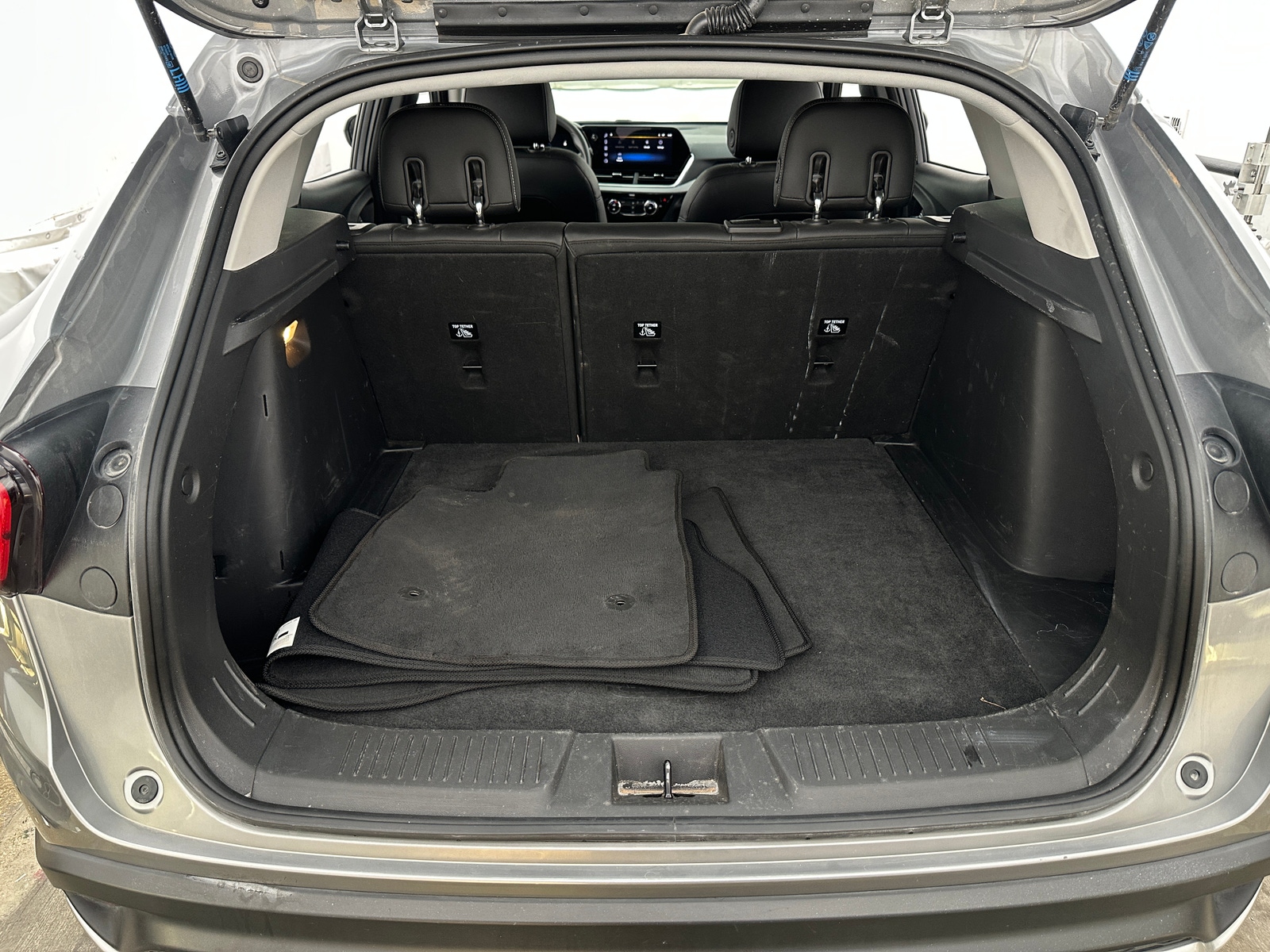 Thumbnail: 2025 Chevrolet Trax - 7