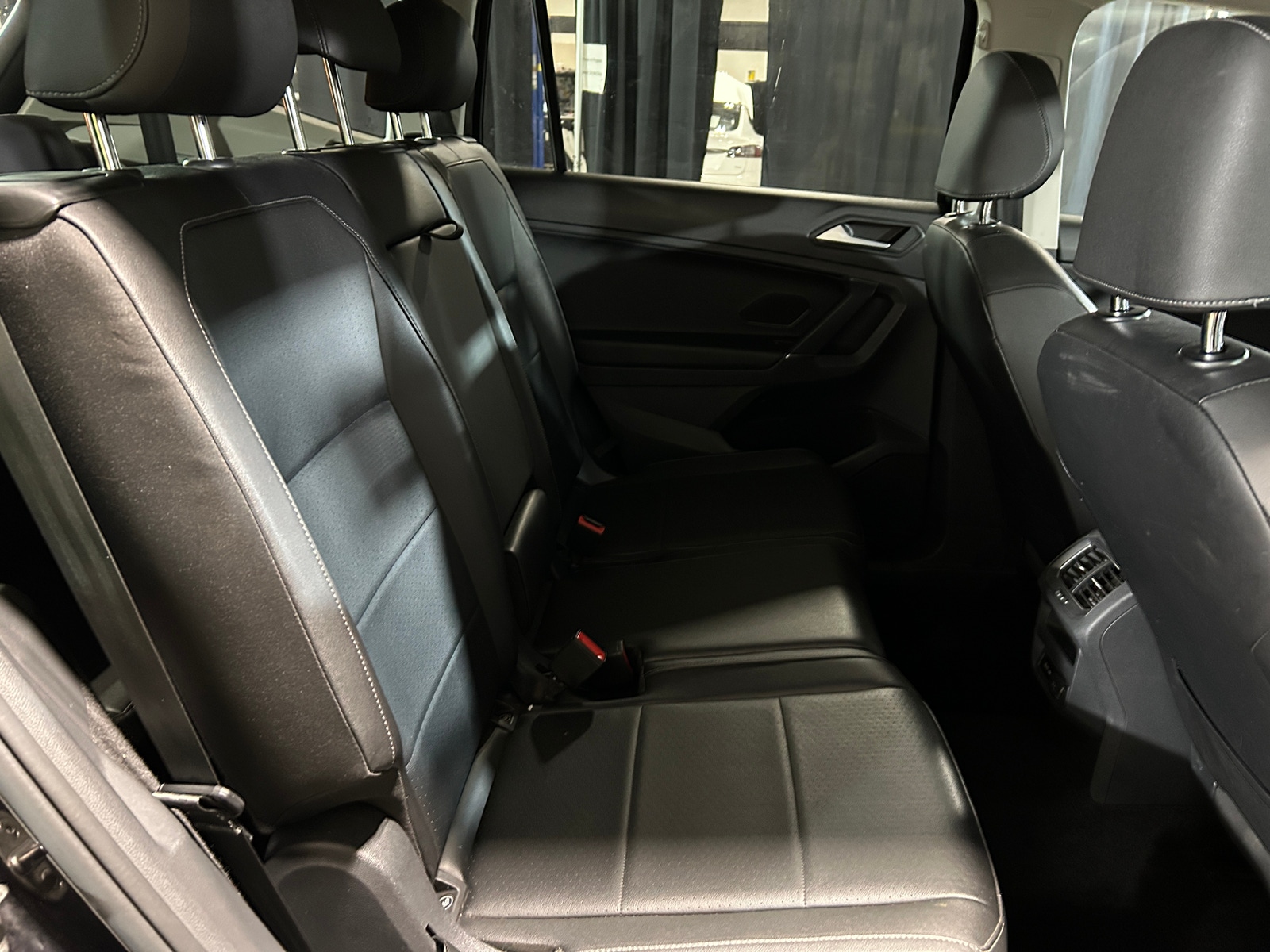 Thumbnail: 2020 Volkswagen Tiguan - 5