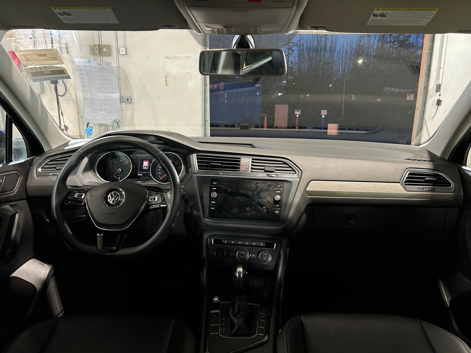 Thumbnail: 2020 Volkswagen Tiguan - 2