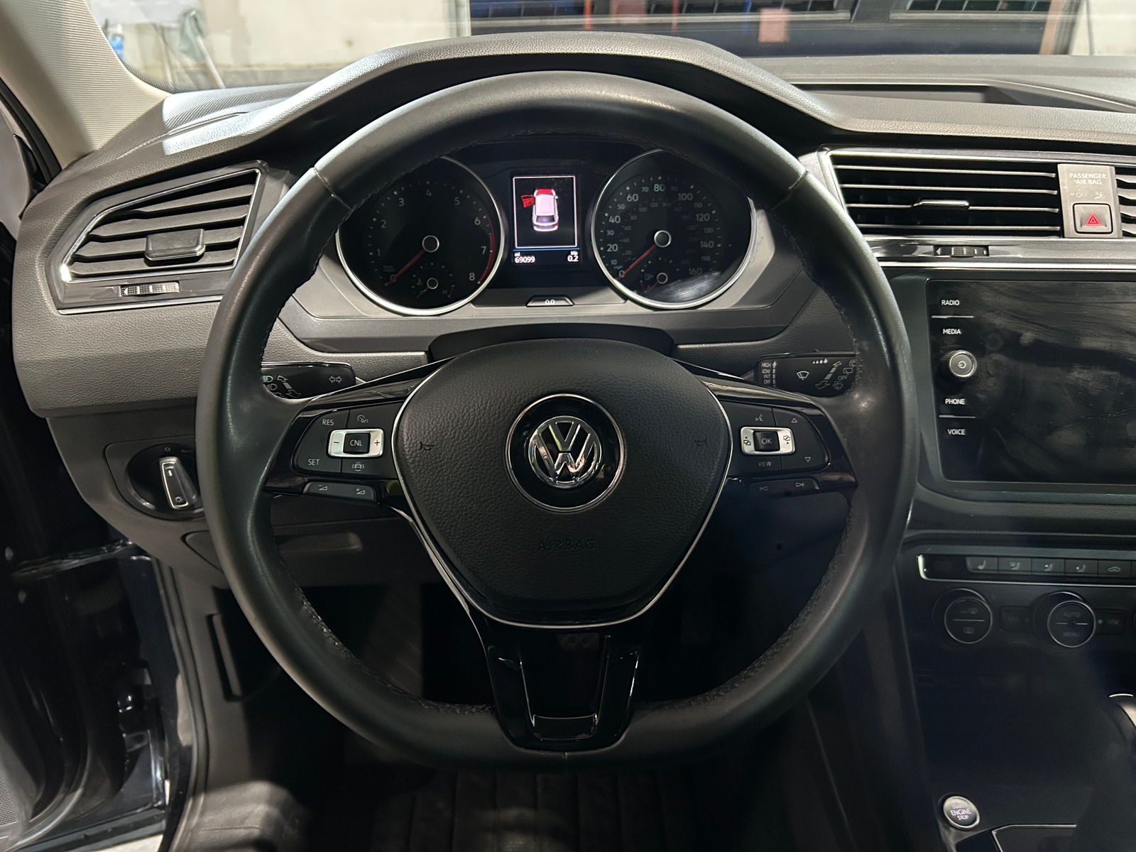 Thumbnail: 2020 Volkswagen Tiguan - 4