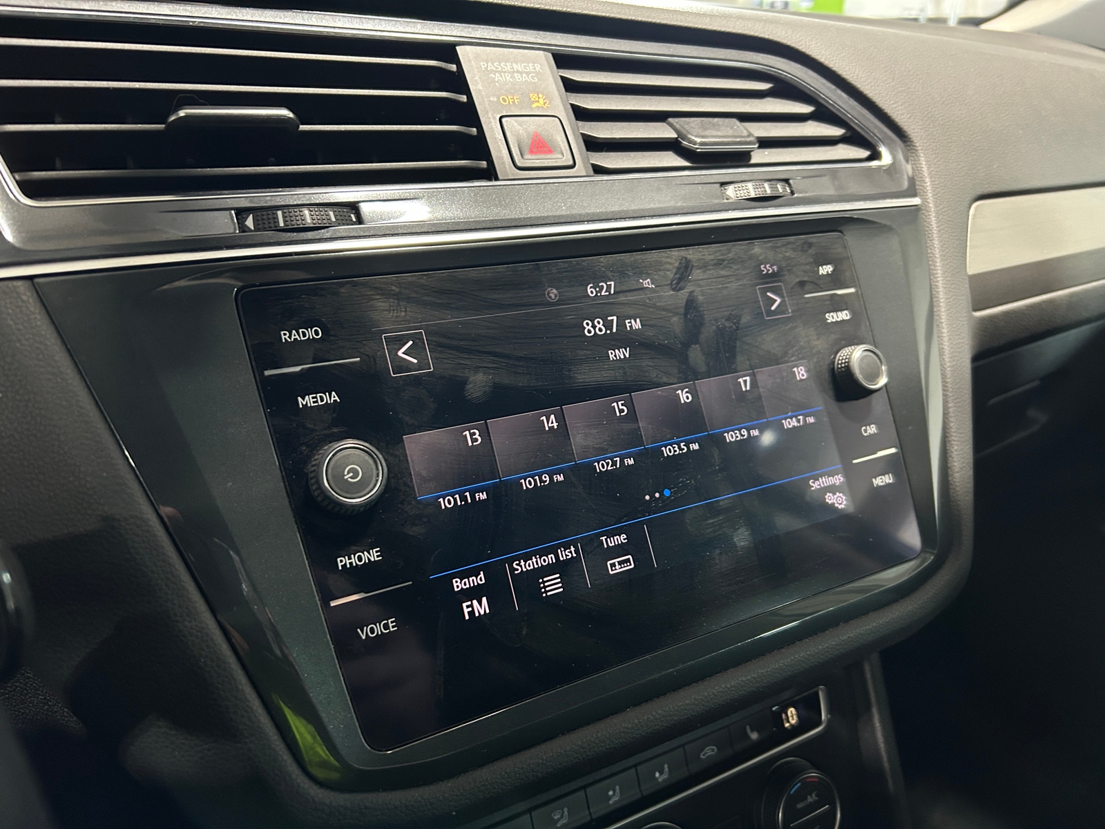 Thumbnail: 2020 Volkswagen Tiguan - 3