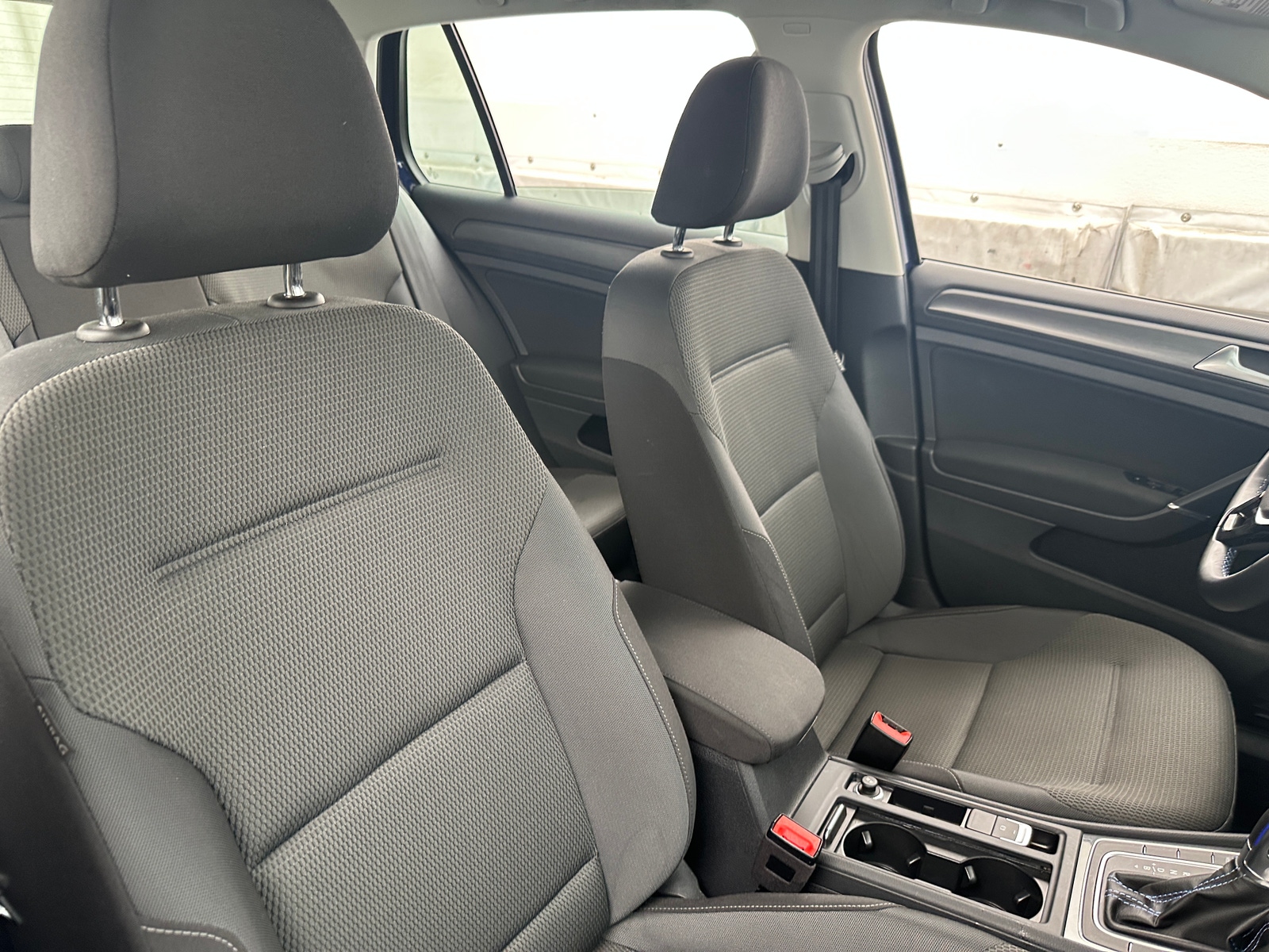 Thumbnail: 2019 Volkswagen e-Golf - 2