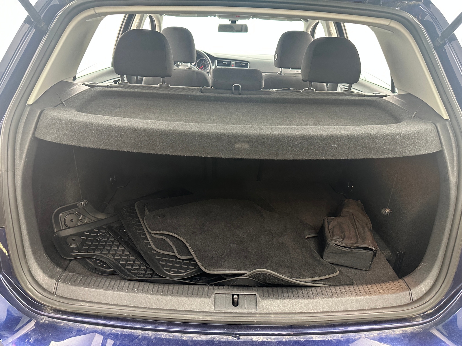 Thumbnail: 2019 Volkswagen e-Golf - 7