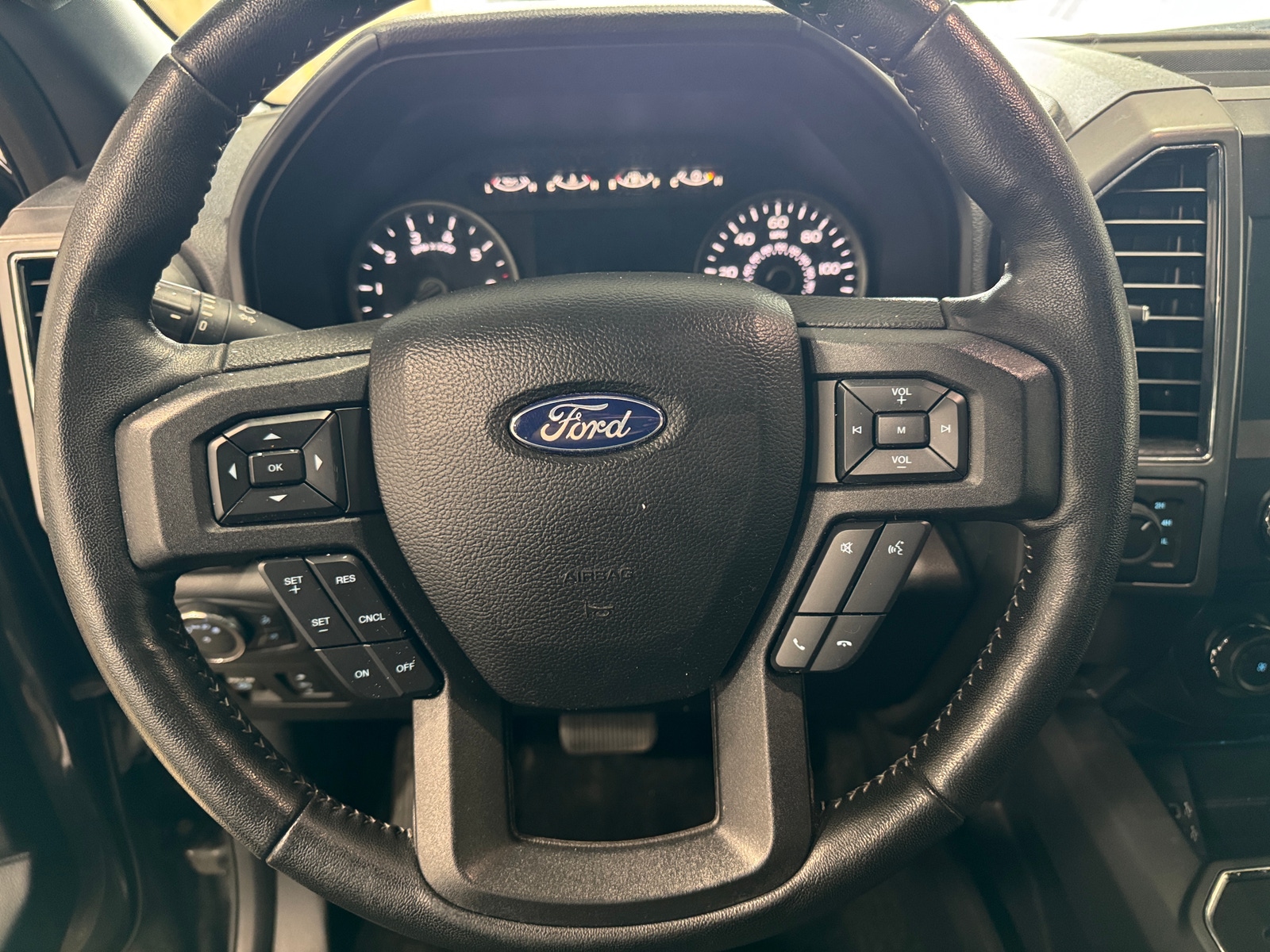 Thumbnail: 2018 Ford Econoline - 5