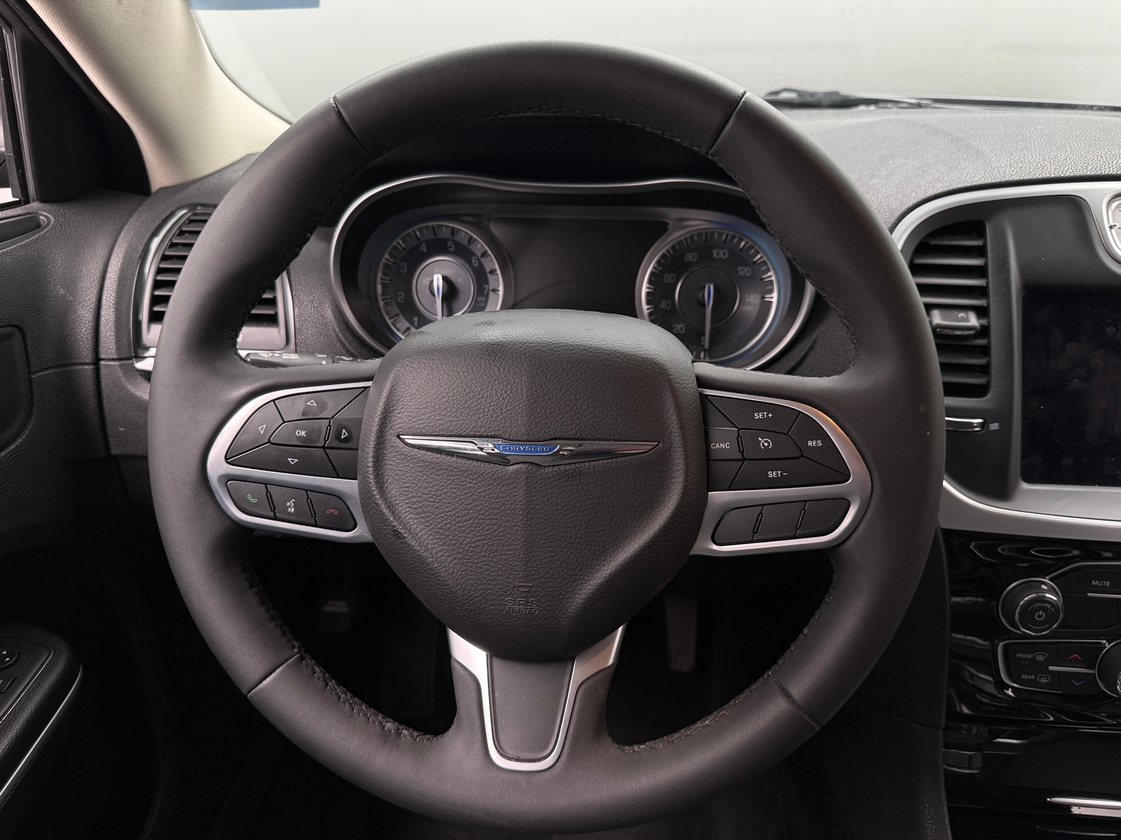 Thumbnail: 2023 Chrysler 300 - 5