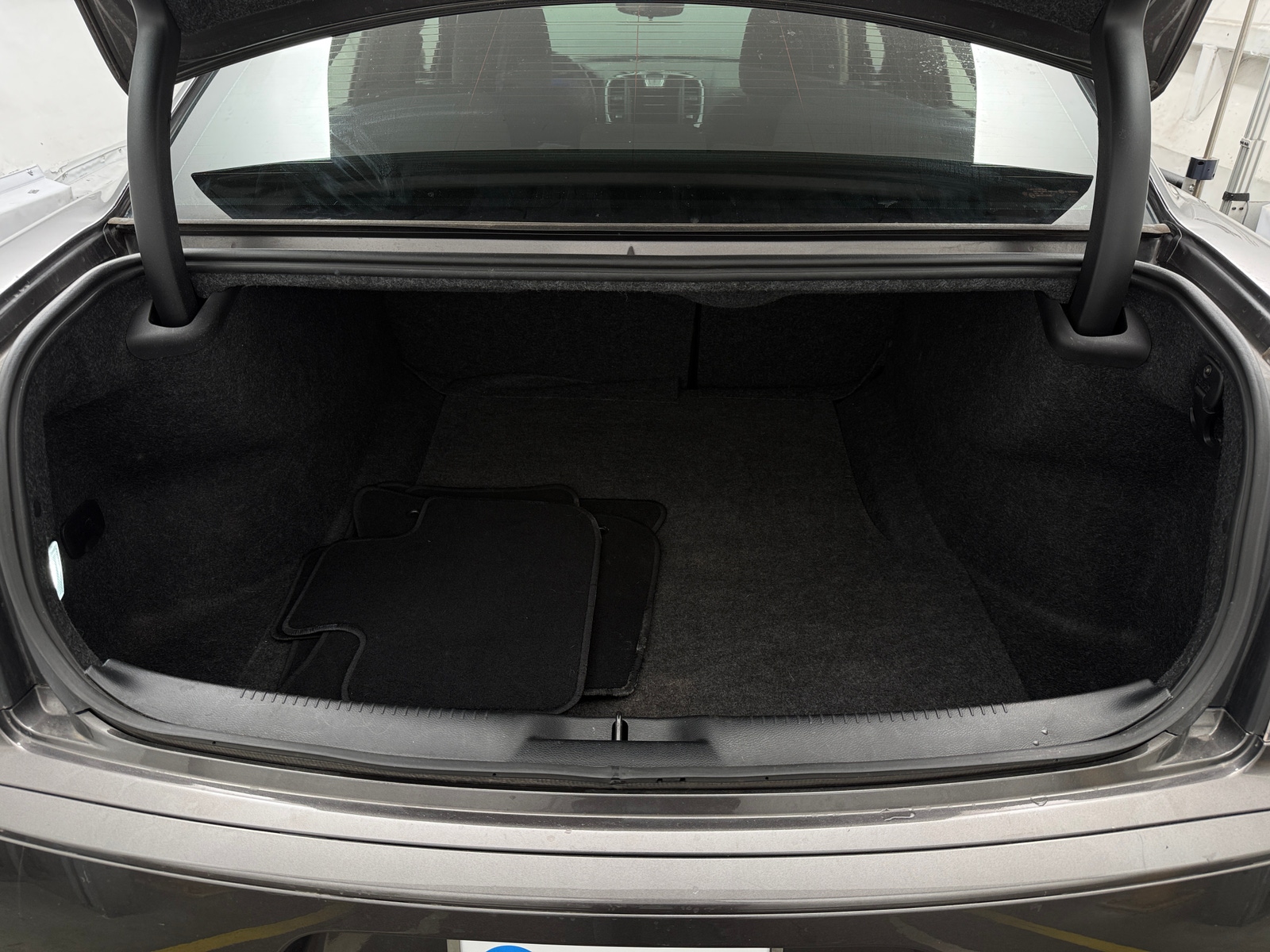 Thumbnail: 2023 Chrysler 300 - 7