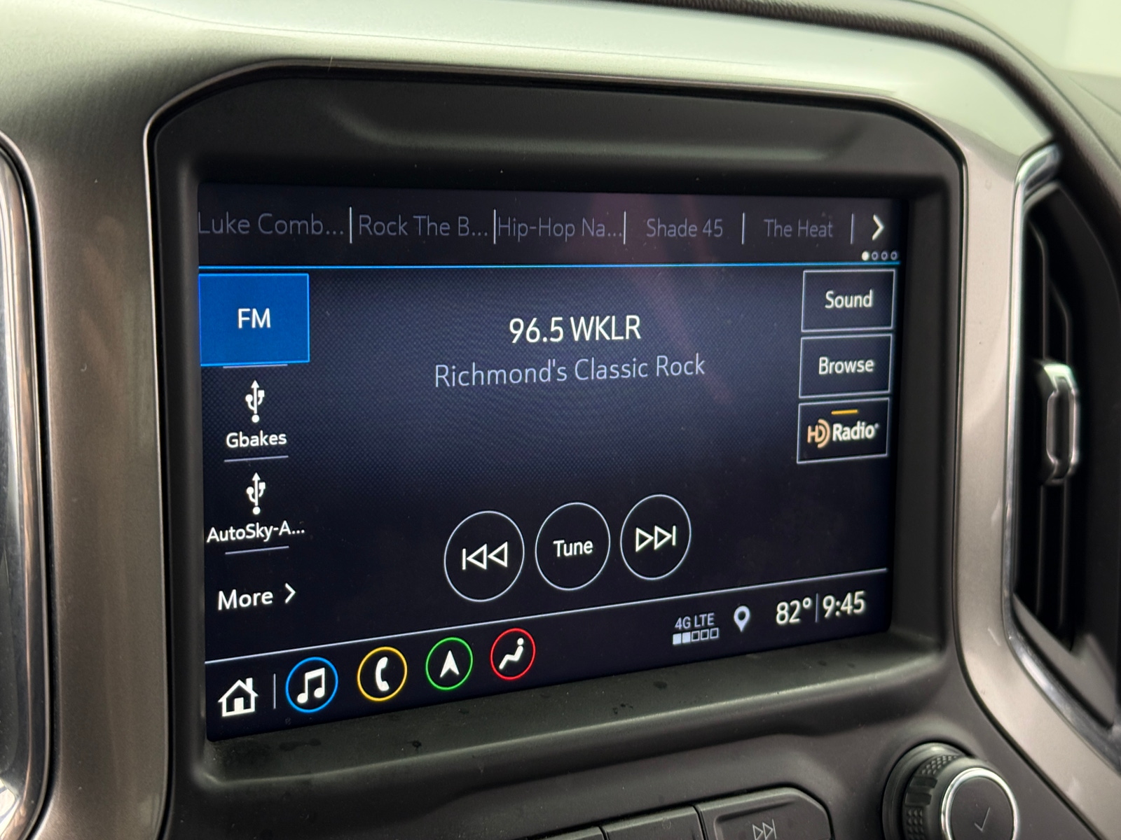 Thumbnail: 2019 Chevrolet Silverado 1500 - 3