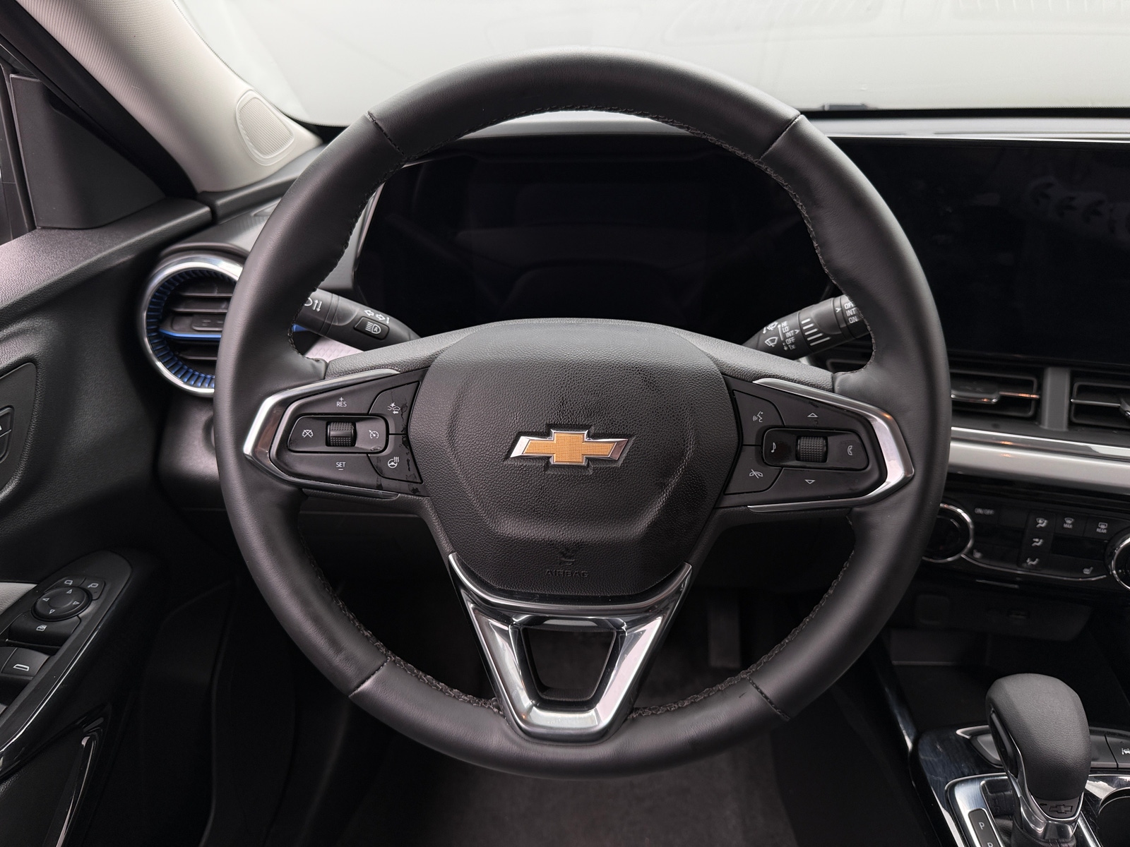 Thumbnail: 2025 Chevrolet Trax - 5