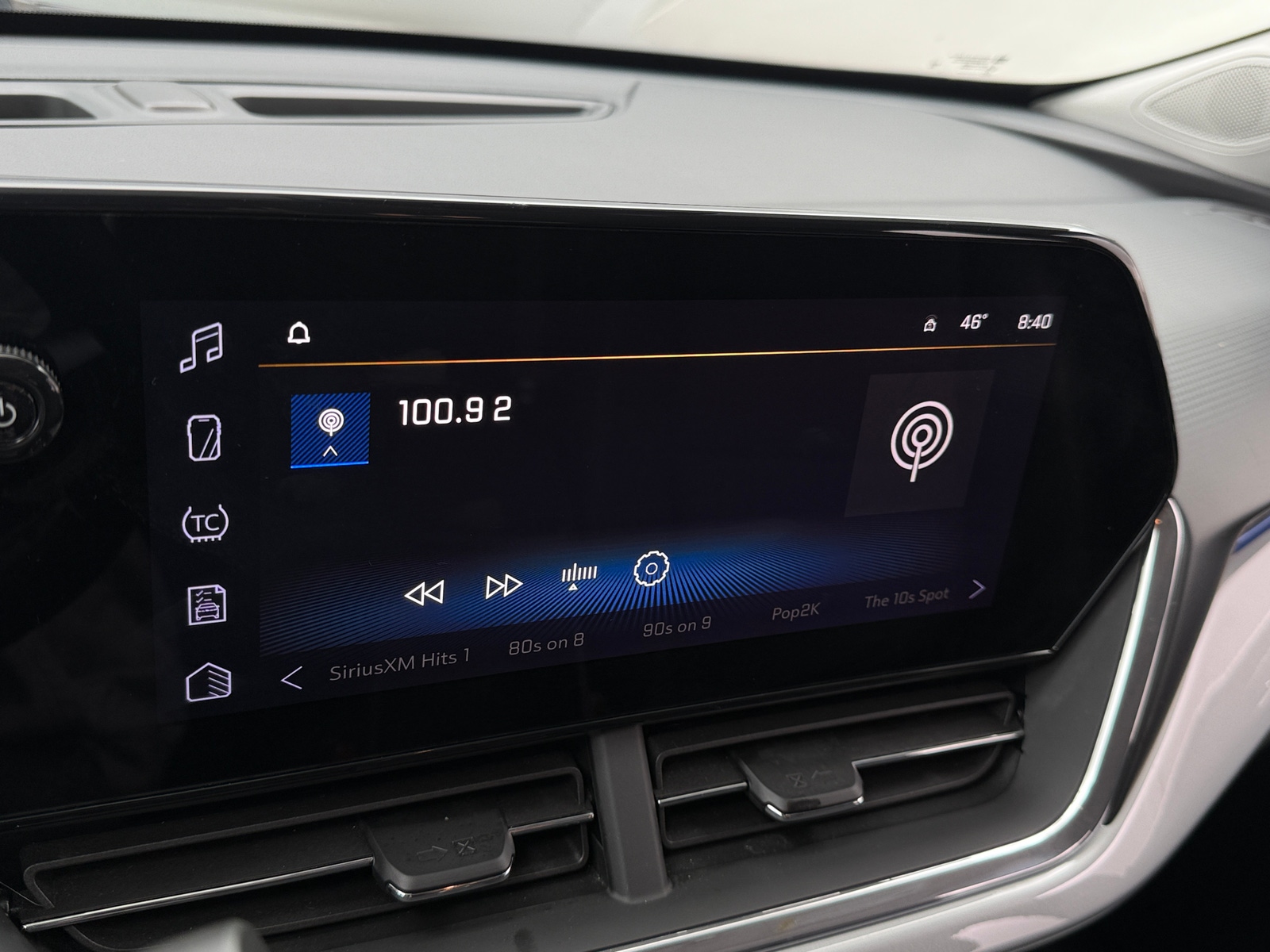 Thumbnail: 2025 Chevrolet Trax - 4