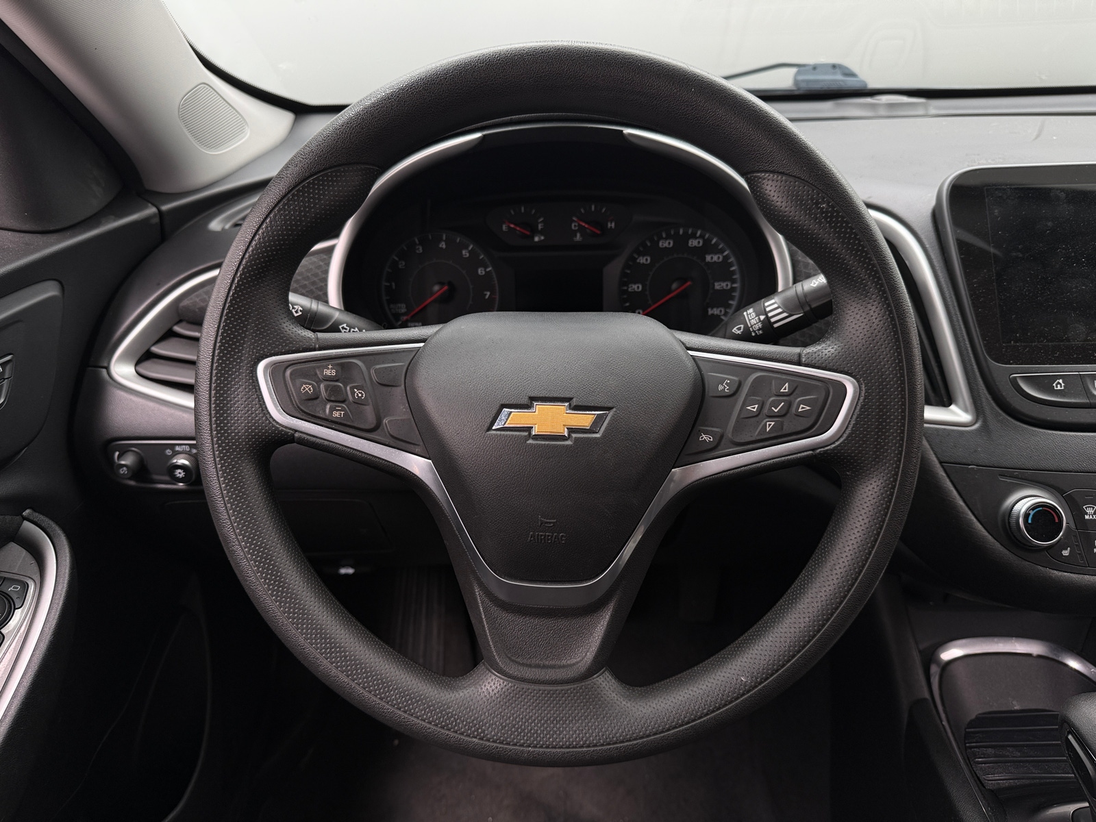 Thumbnail: 2022 Chevrolet Malibu - 5