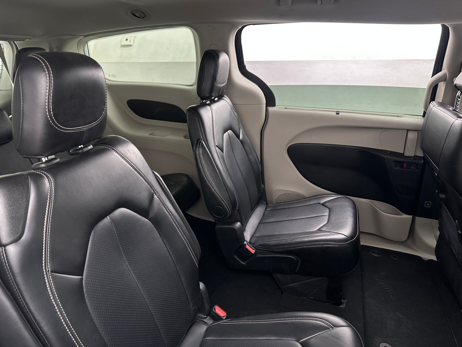 Thumbnail: 2024 Chrysler Pacifica - 5