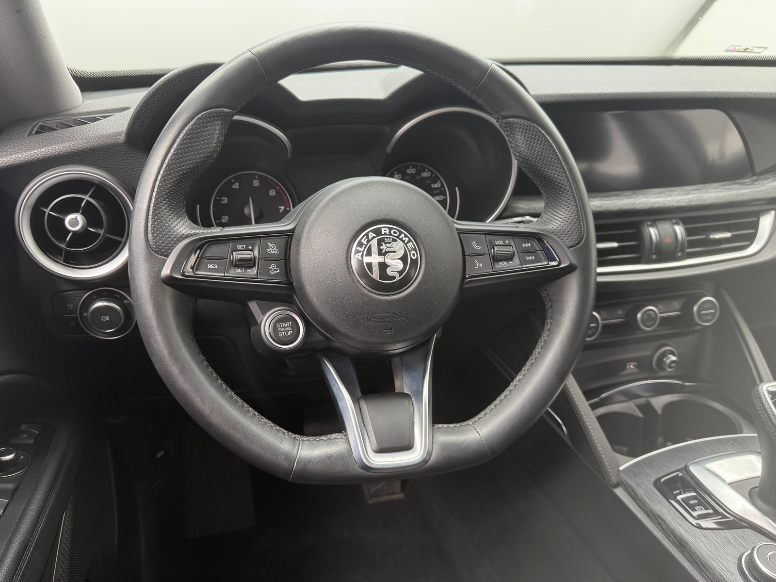 Thumbnail: 2020 Alfa Romeo Stelvio - 4