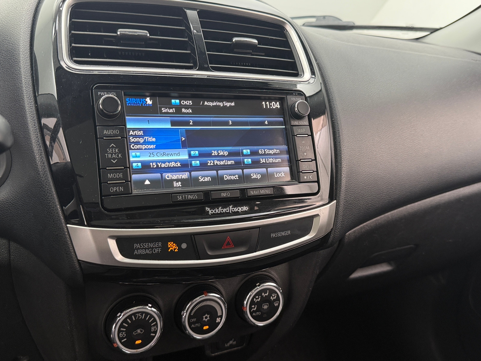 Thumbnail: 2015 Mitsubishi Outlander Sport - 3