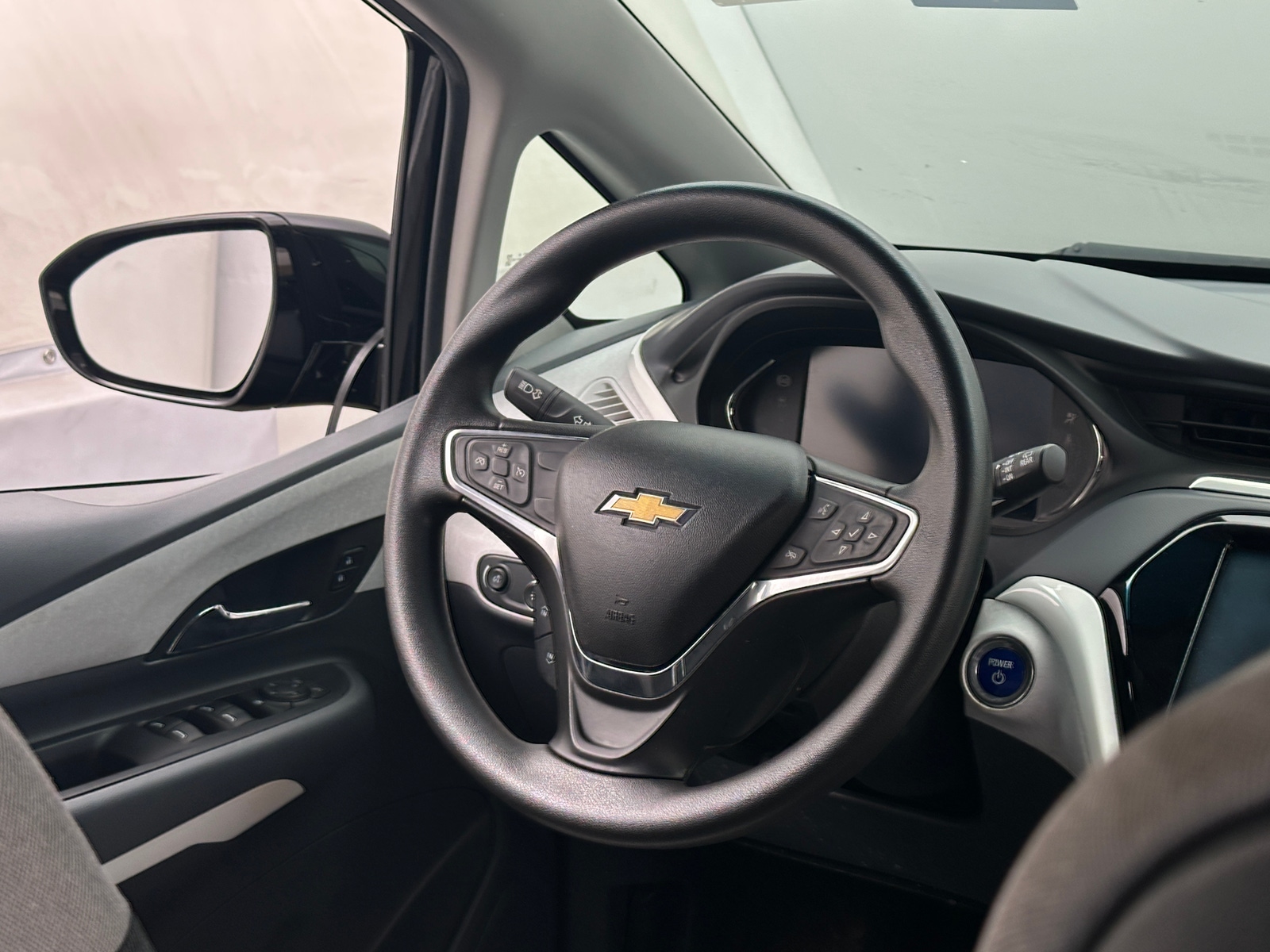 Thumbnail: 2017 Chevrolet Bolt EV - 5