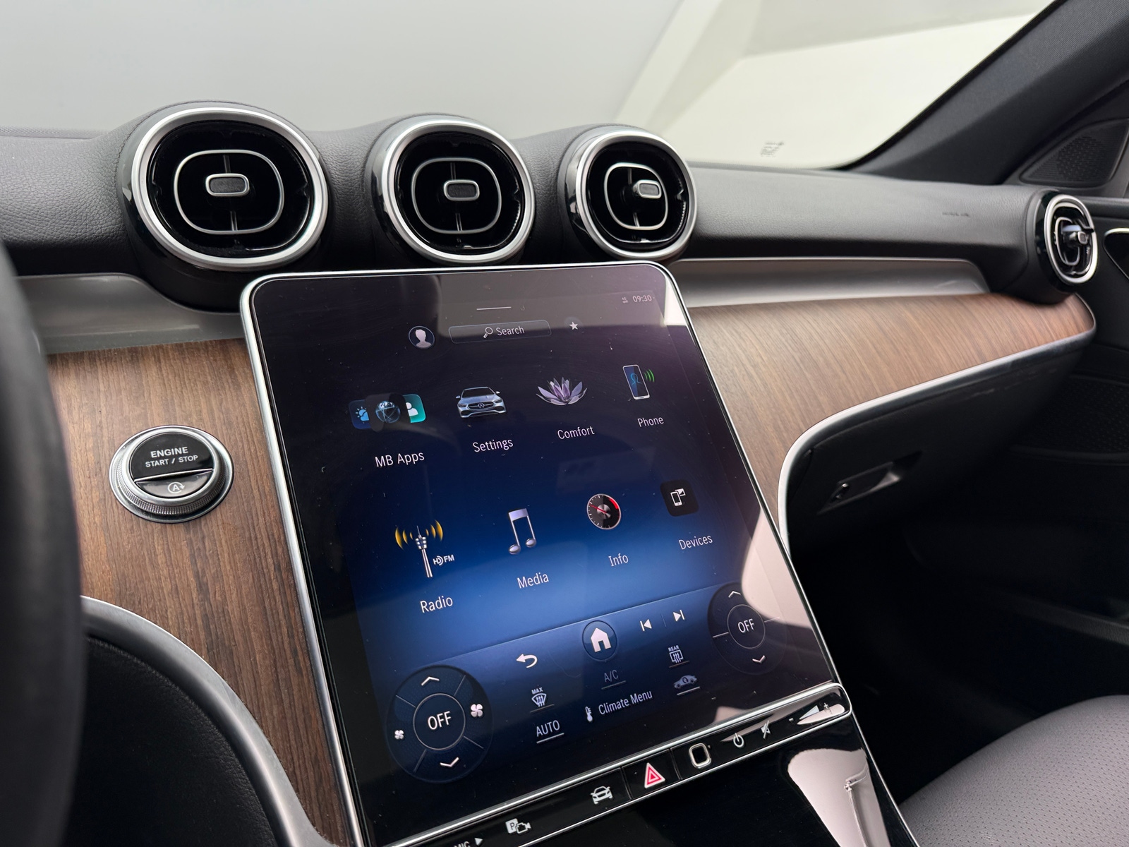 Thumbnail: 2024 Mercedes-Benz C-Class - 3