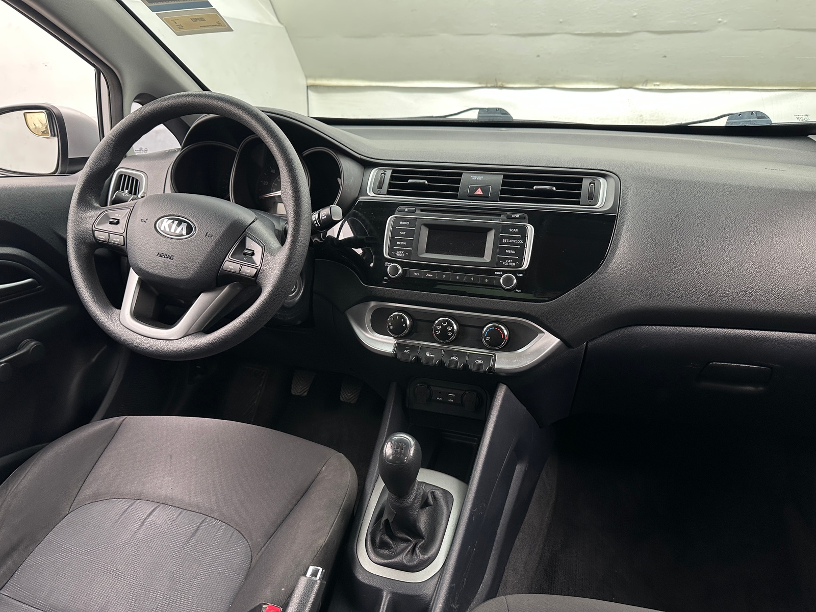 Thumbnail: 2016 Kia Rio - 3