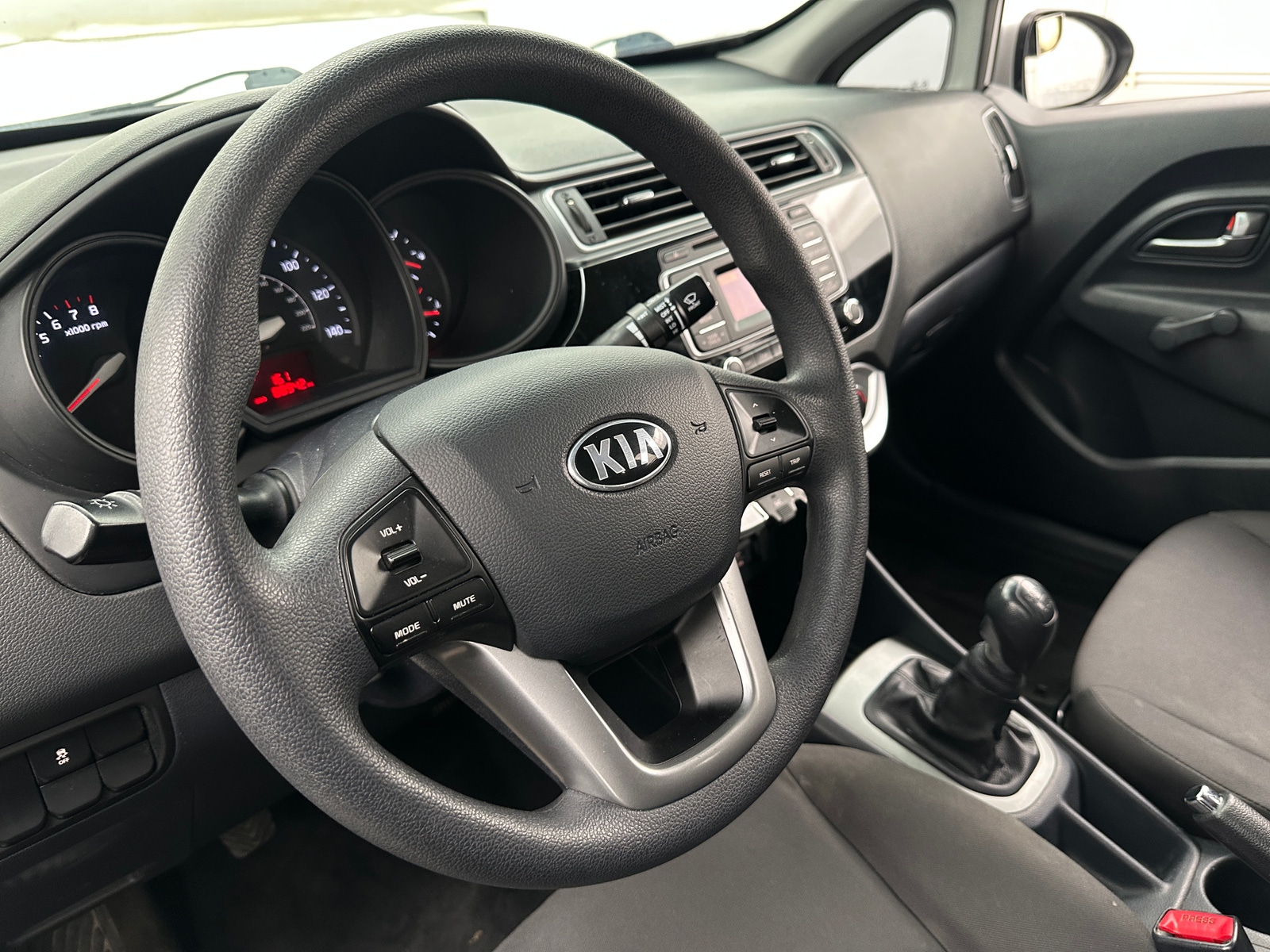 Thumbnail: 2016 Kia Rio - 5