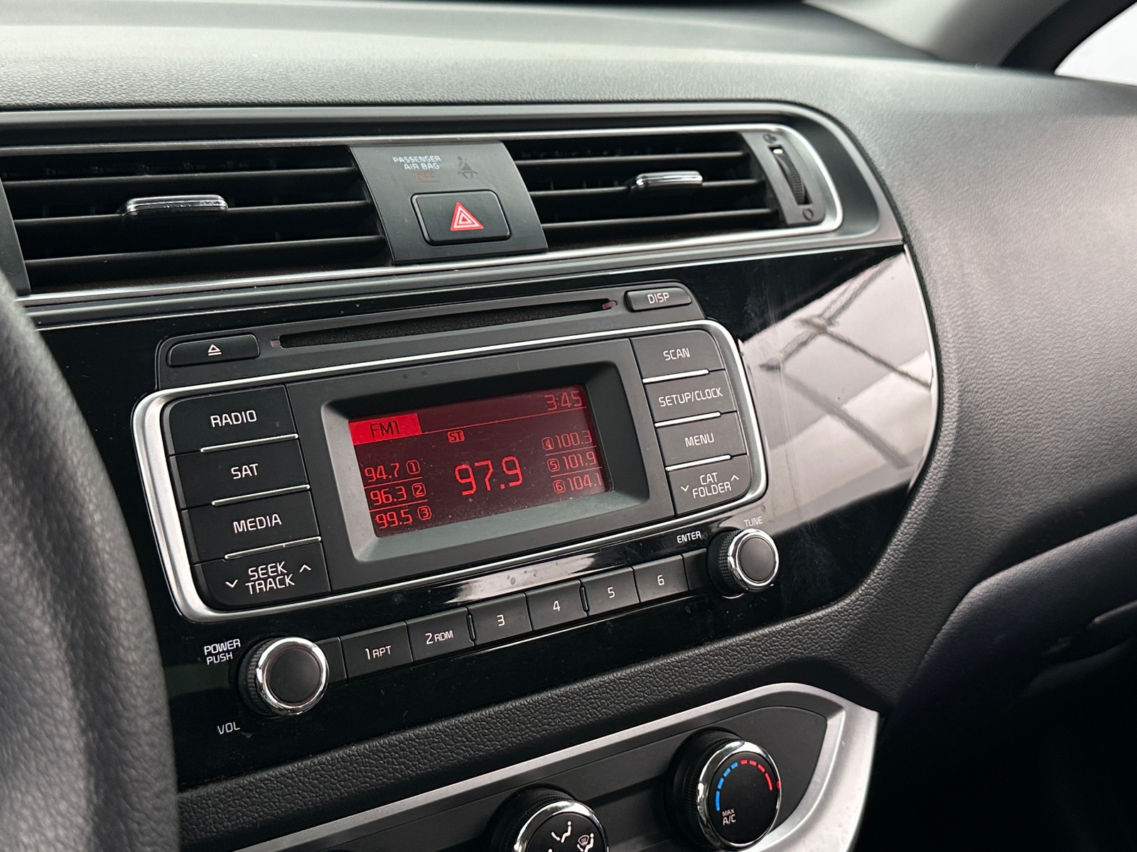 Thumbnail: 2016 Kia Rio - 4