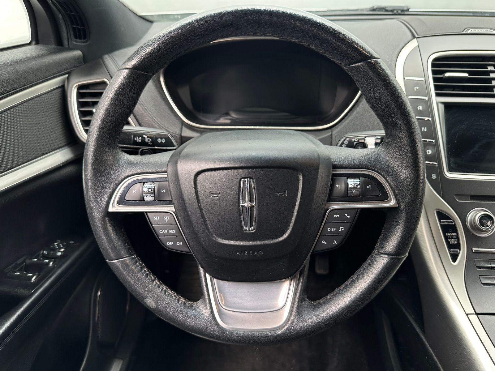 Thumbnail: 2019 Lincoln Nautilus - 4