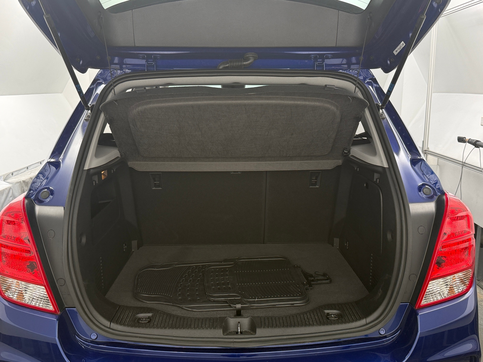 Thumbnail: 2017 Chevrolet Trax - 7