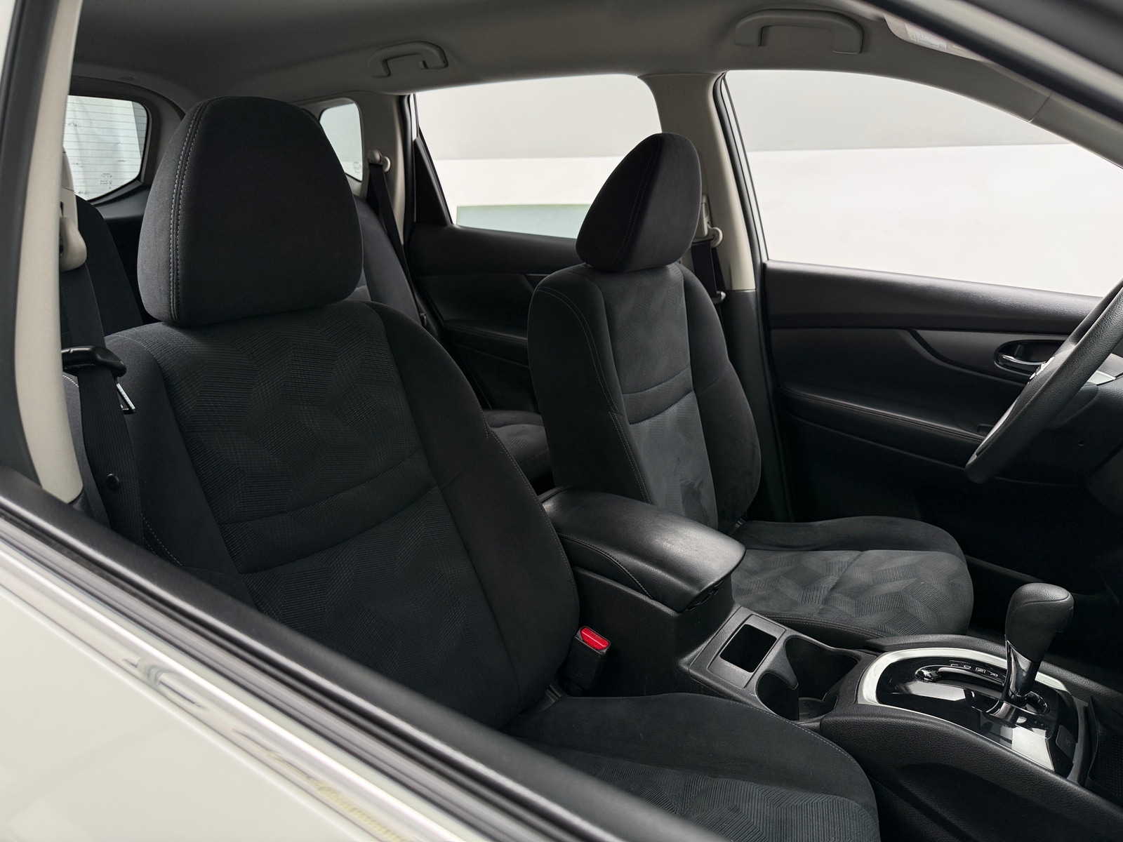 Thumbnail: 2016 Nissan Rogue - 2