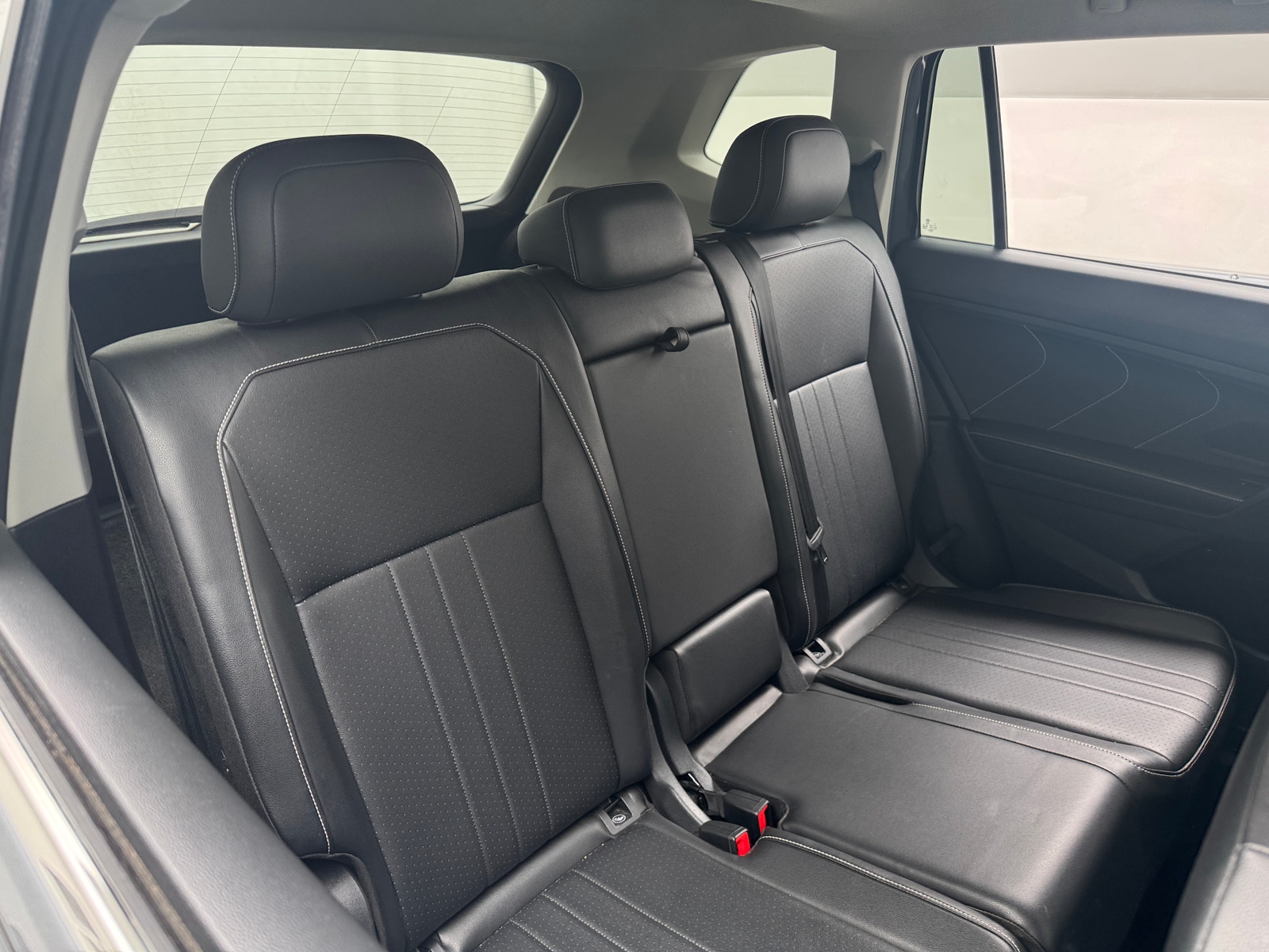 Thumbnail: 2022 Volkswagen Tiguan - 5