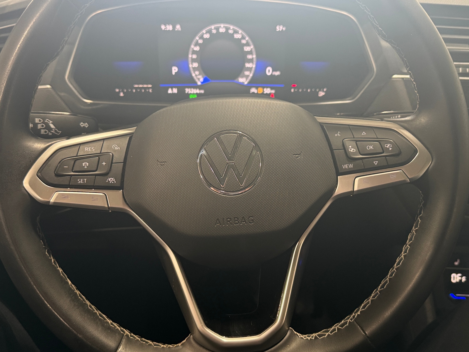 Thumbnail: 2022 Volkswagen Tiguan - 4