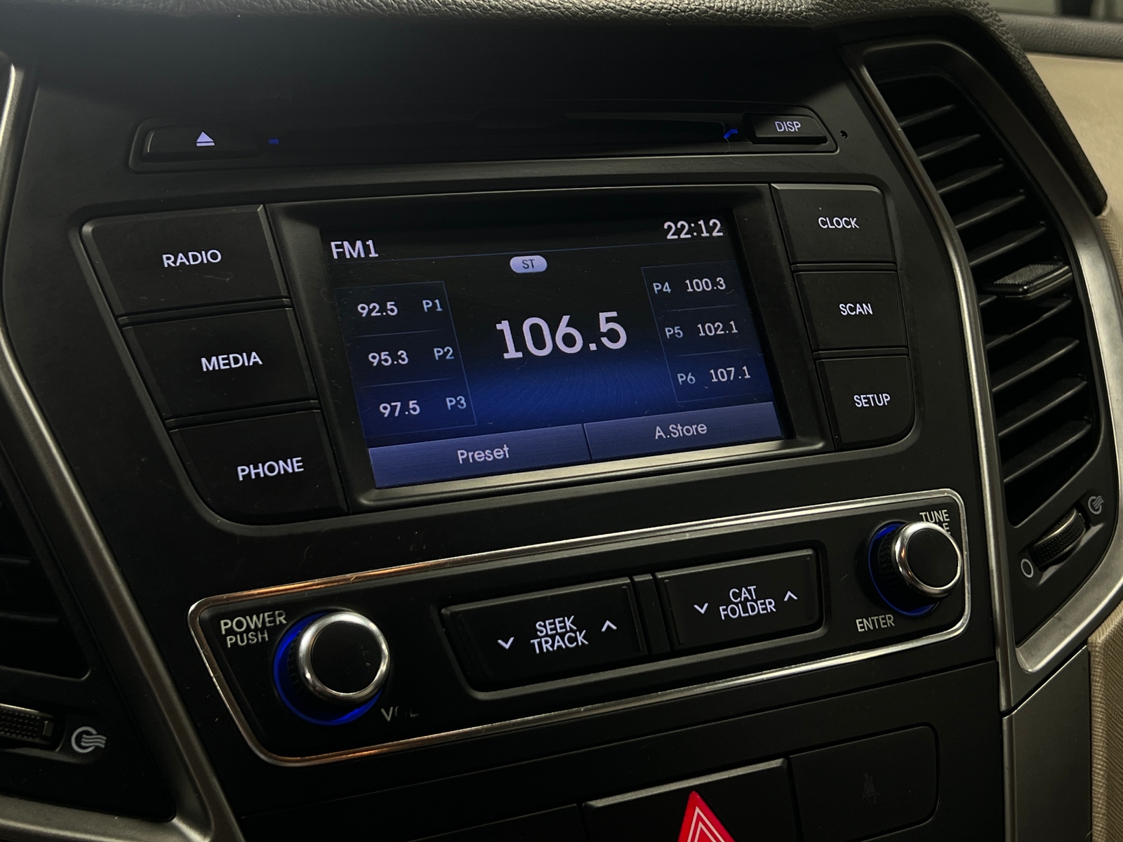 Thumbnail: 2017 Hyundai Santa Fe - 4