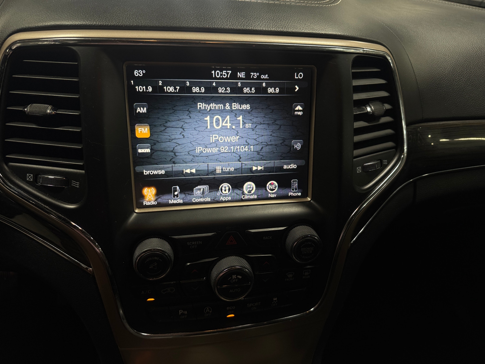 Thumbnail: 2017 Jeep Grand Cherokee - 3