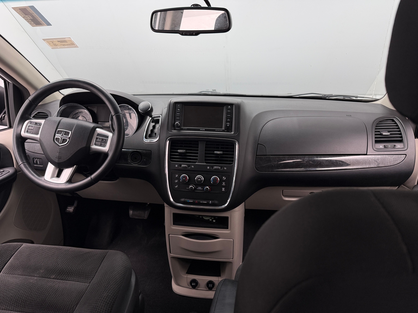 Thumbnail: 2017 Dodge Grand Caravan - 3