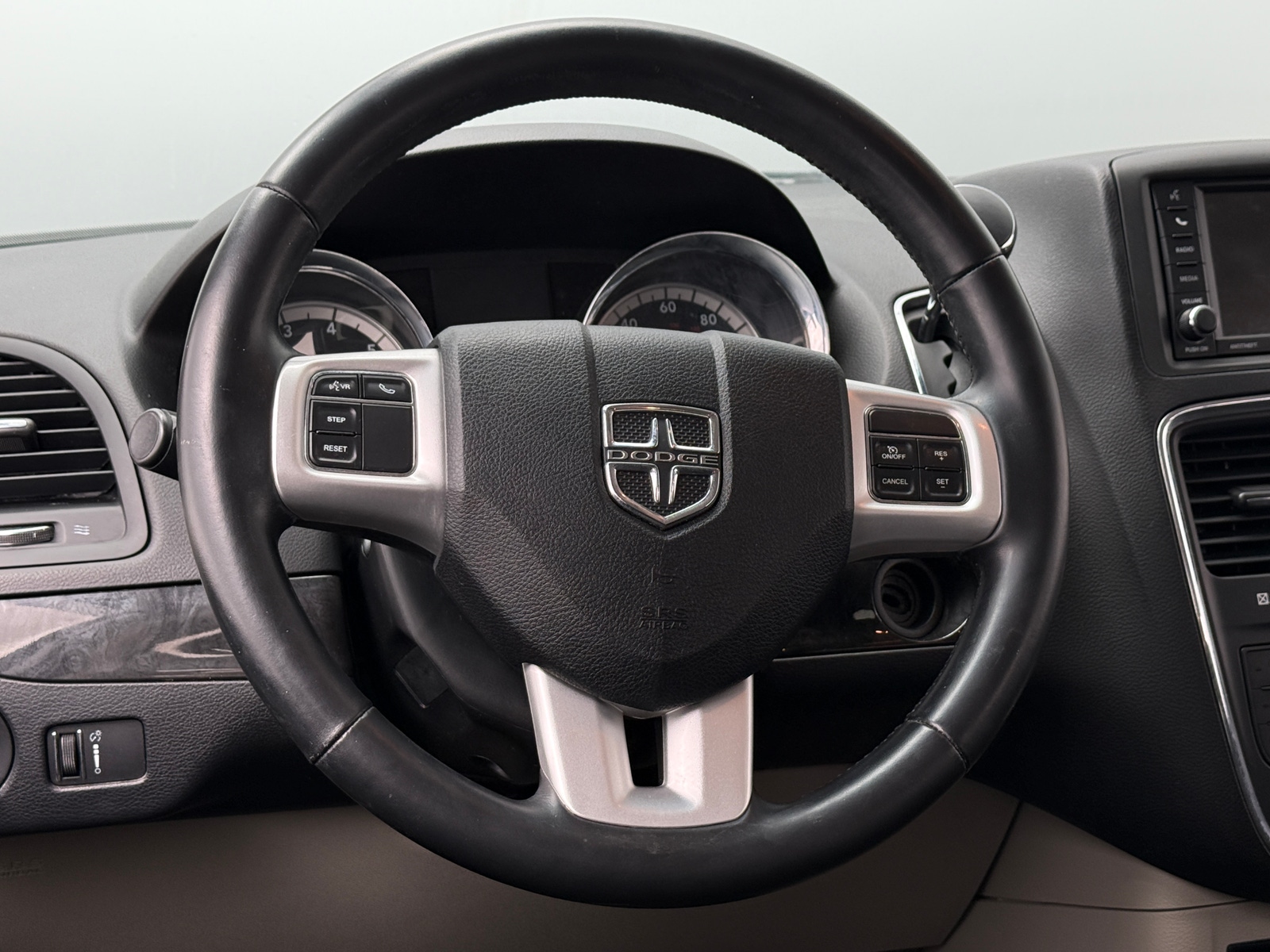 Thumbnail: 2017 Dodge Grand Caravan - 5