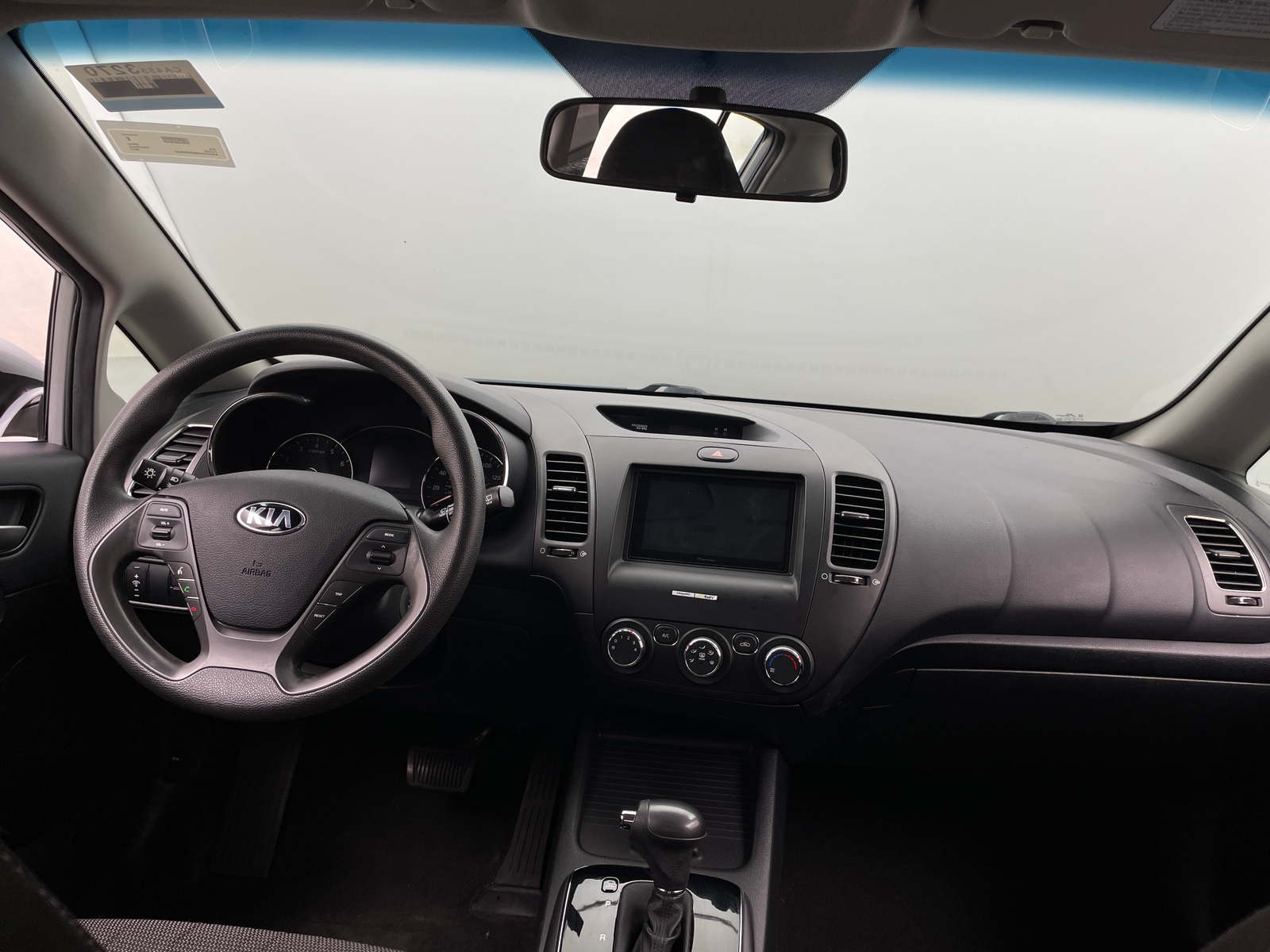 Thumbnail: 2017 Kia Forte - 3