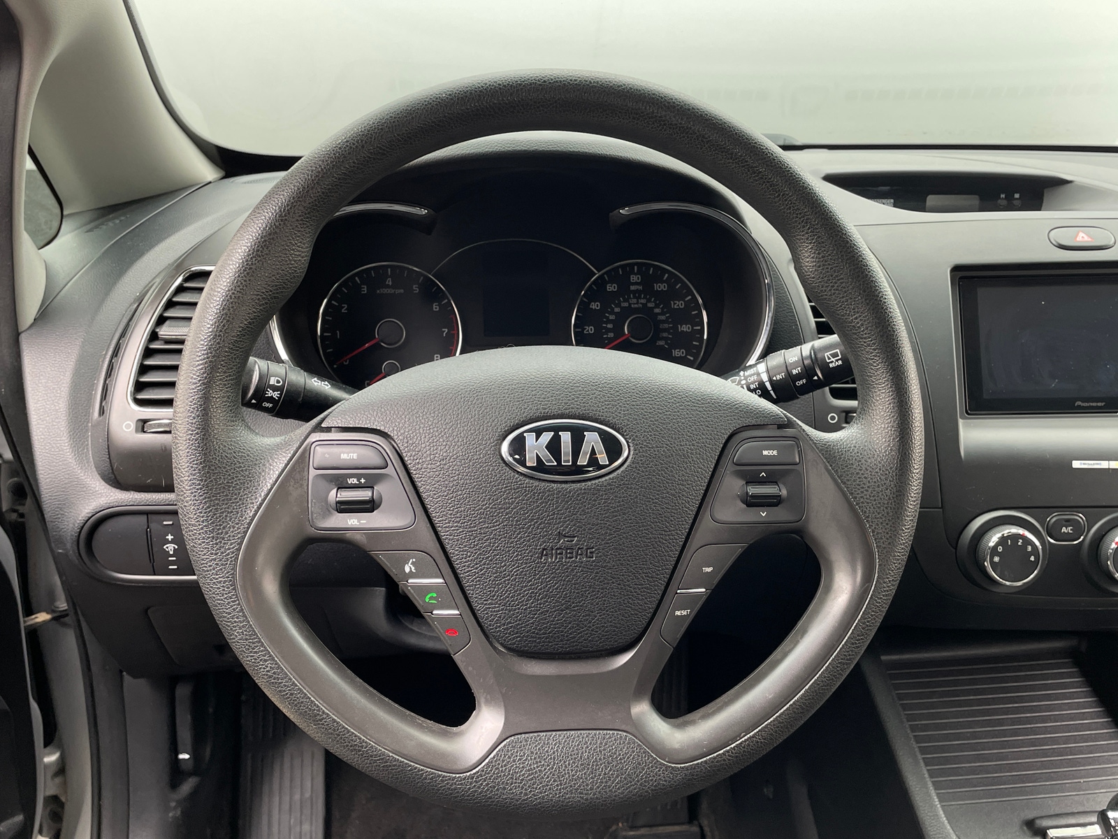 Thumbnail: 2017 Kia Forte - 5