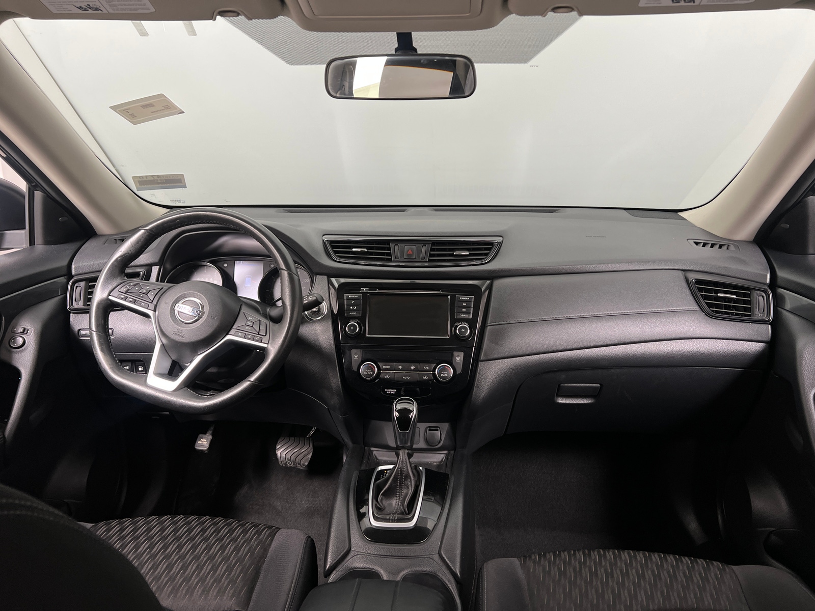 Thumbnail: 2018 Nissan Rogue - 3