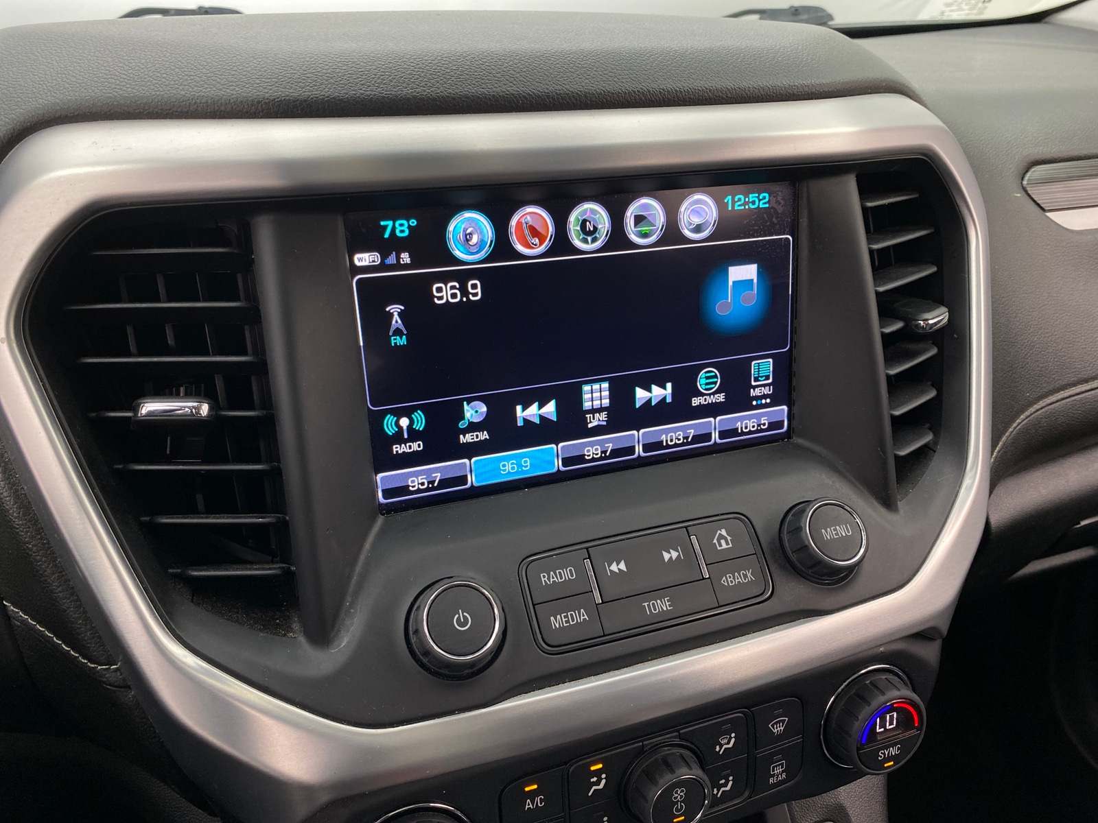 Thumbnail: 2018 GMC Acadia - 3