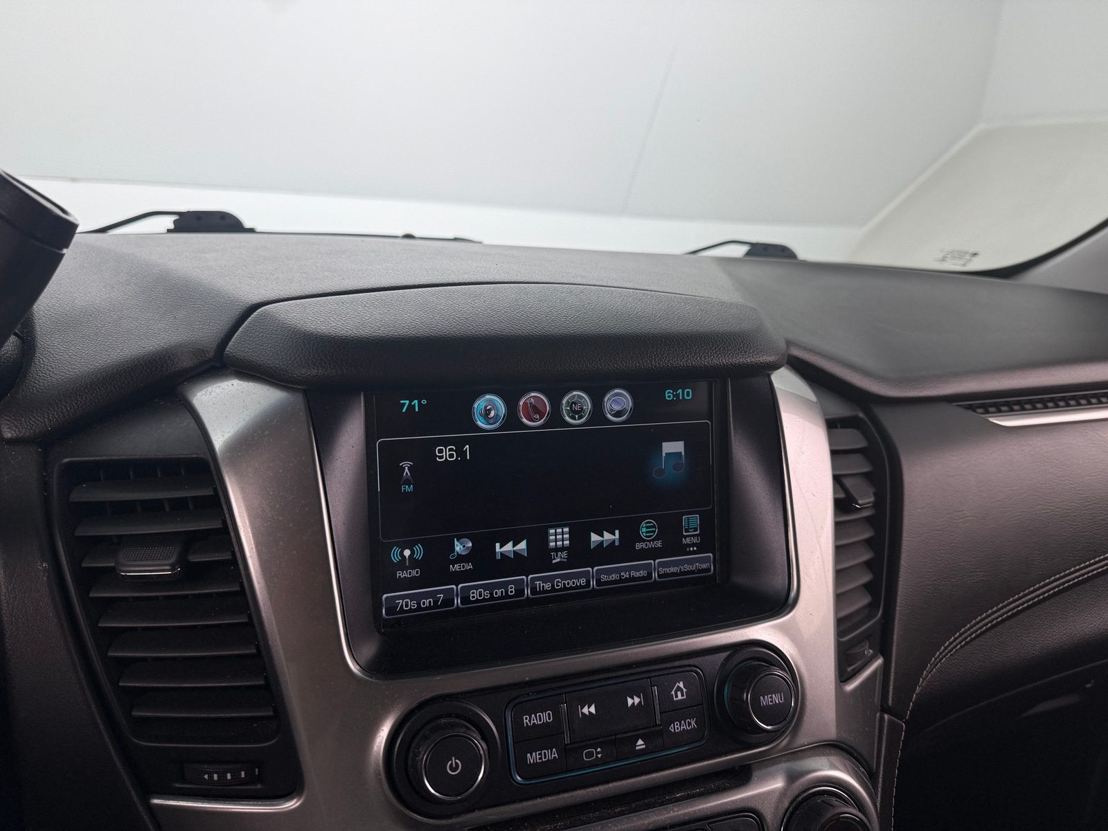 Thumbnail: 2019 Chevrolet Tahoe - 3