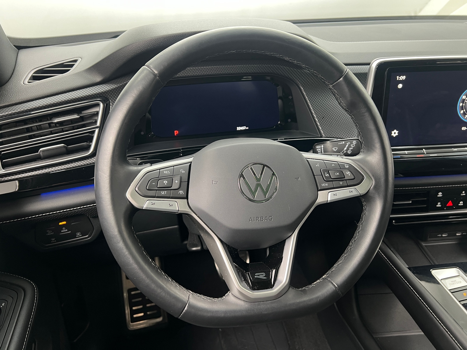 Thumbnail: 2024 Volkswagen Atlas - 4