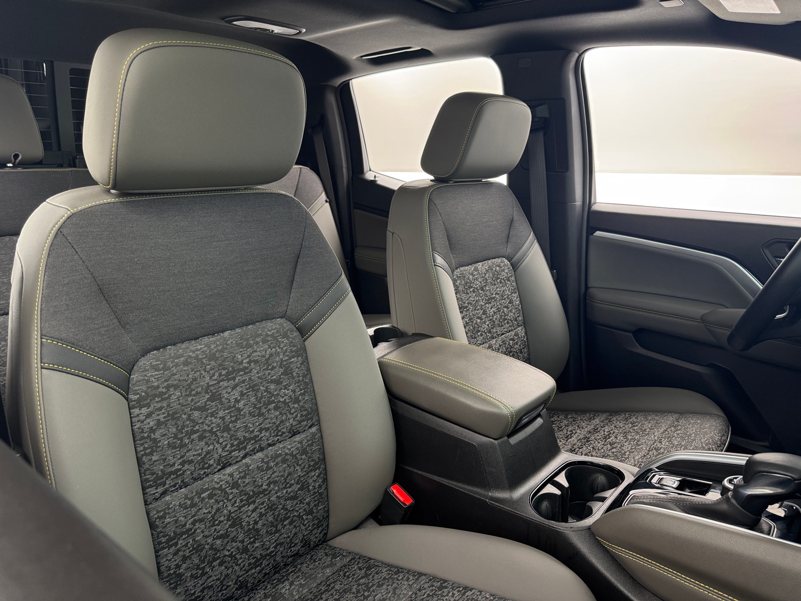 Thumbnail: 2024 Chevrolet Colorado - 2