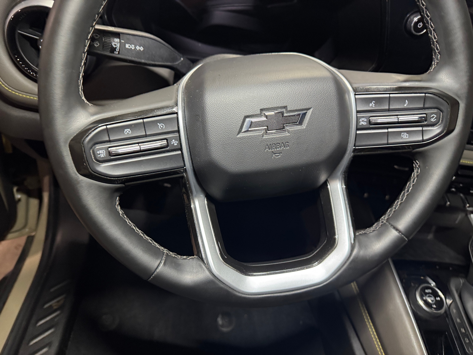 Thumbnail: 2024 Chevrolet Colorado - 5