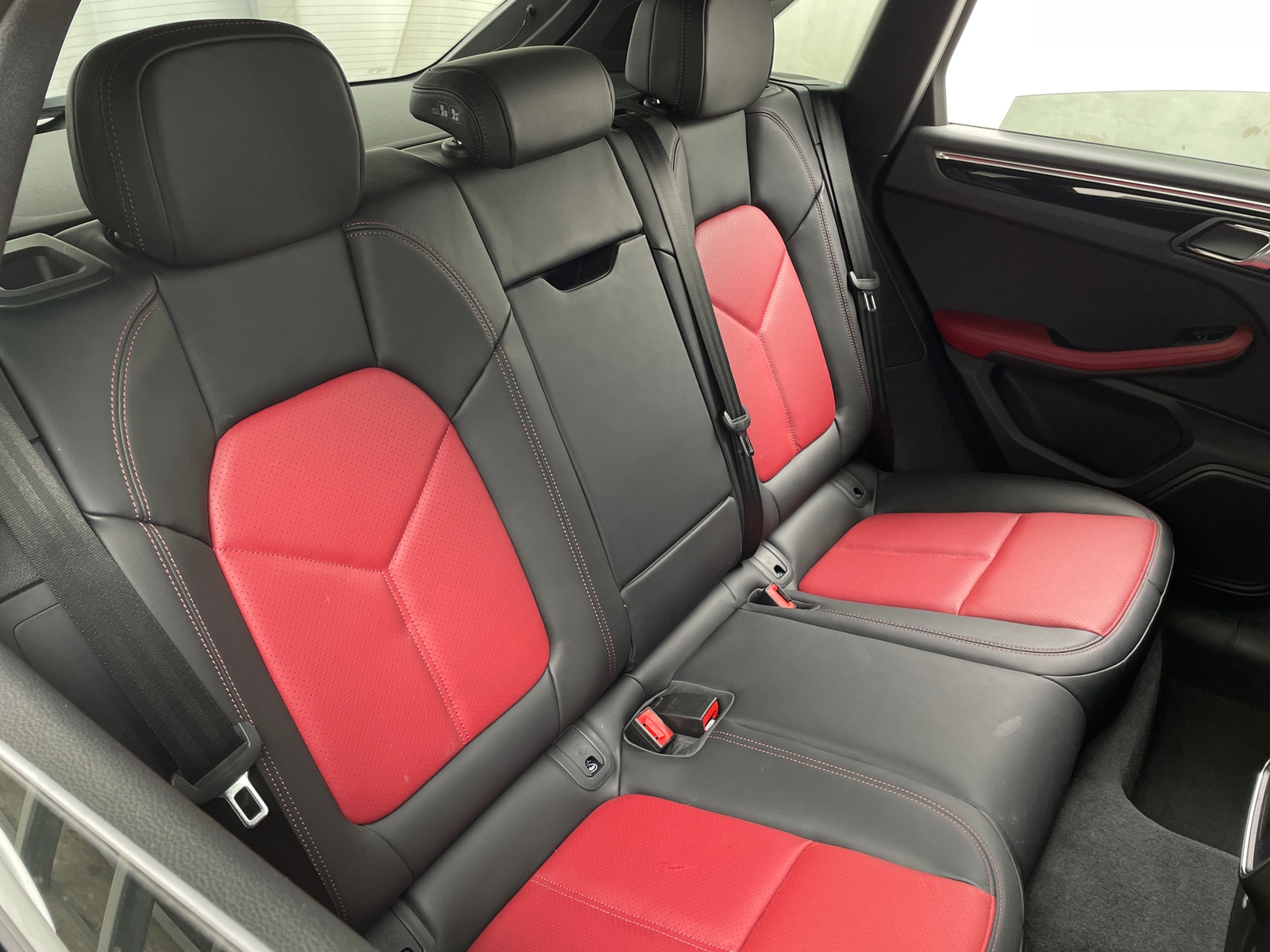 Thumbnail: 2023 Porsche Macan - 5